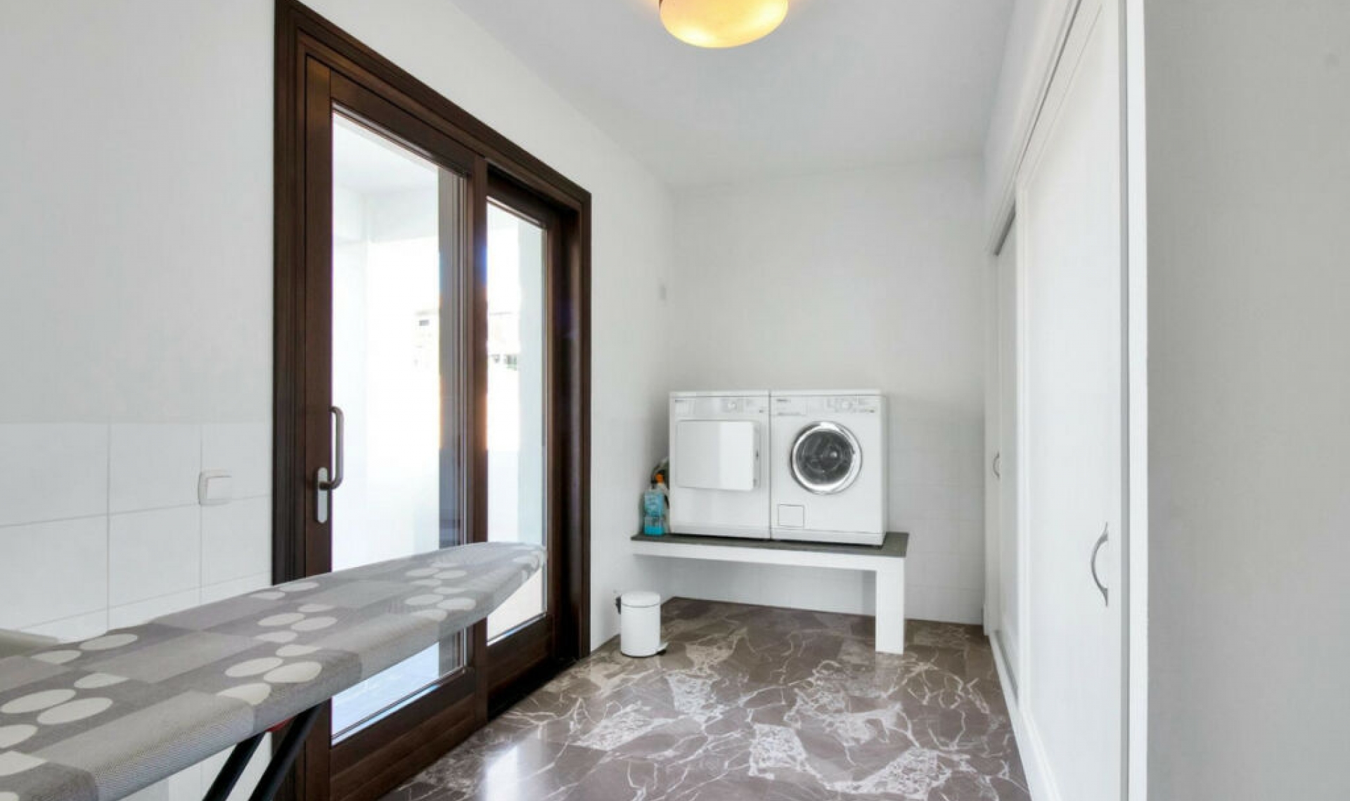 Resale - House -
Benahavís