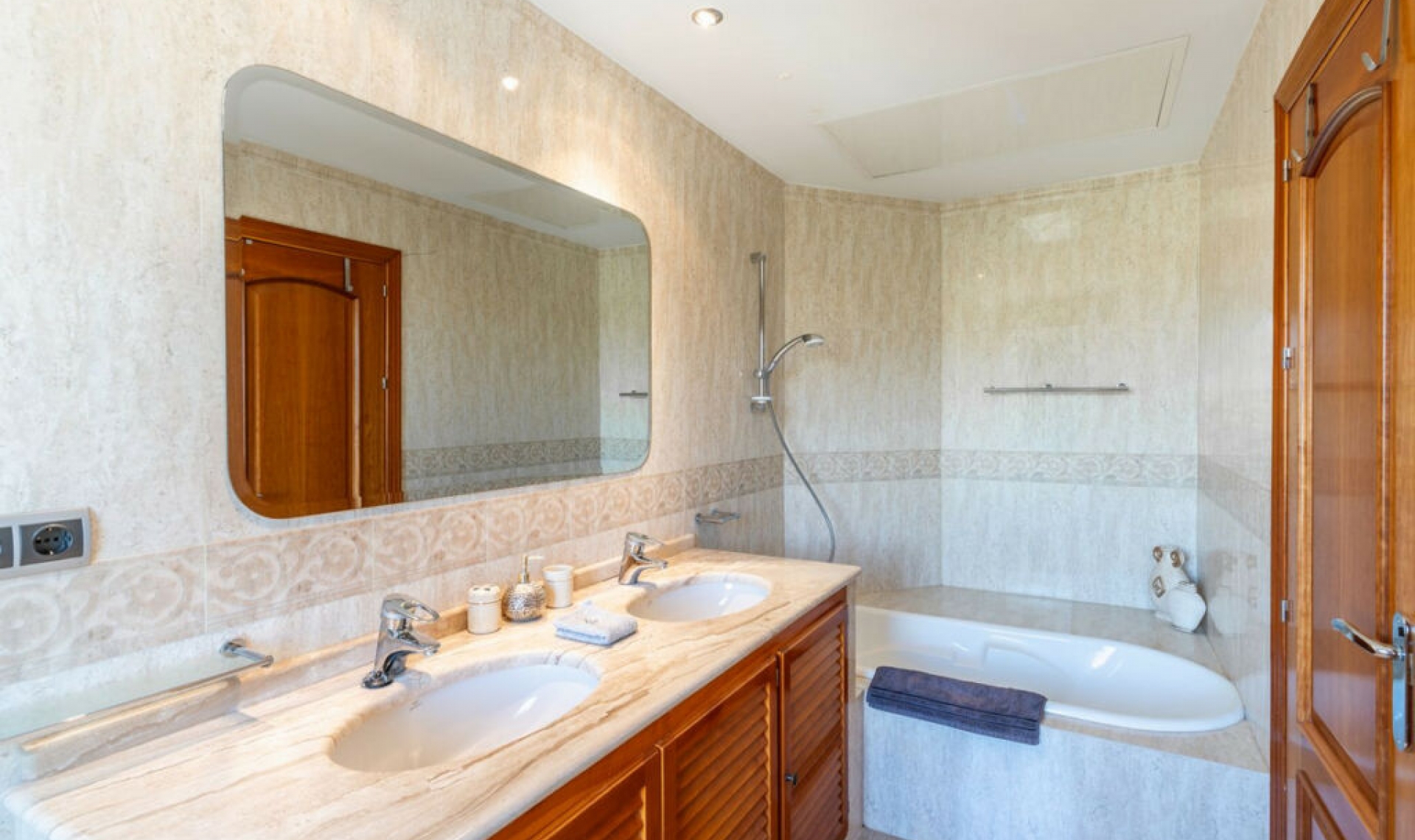Resale - House -
Benahavís