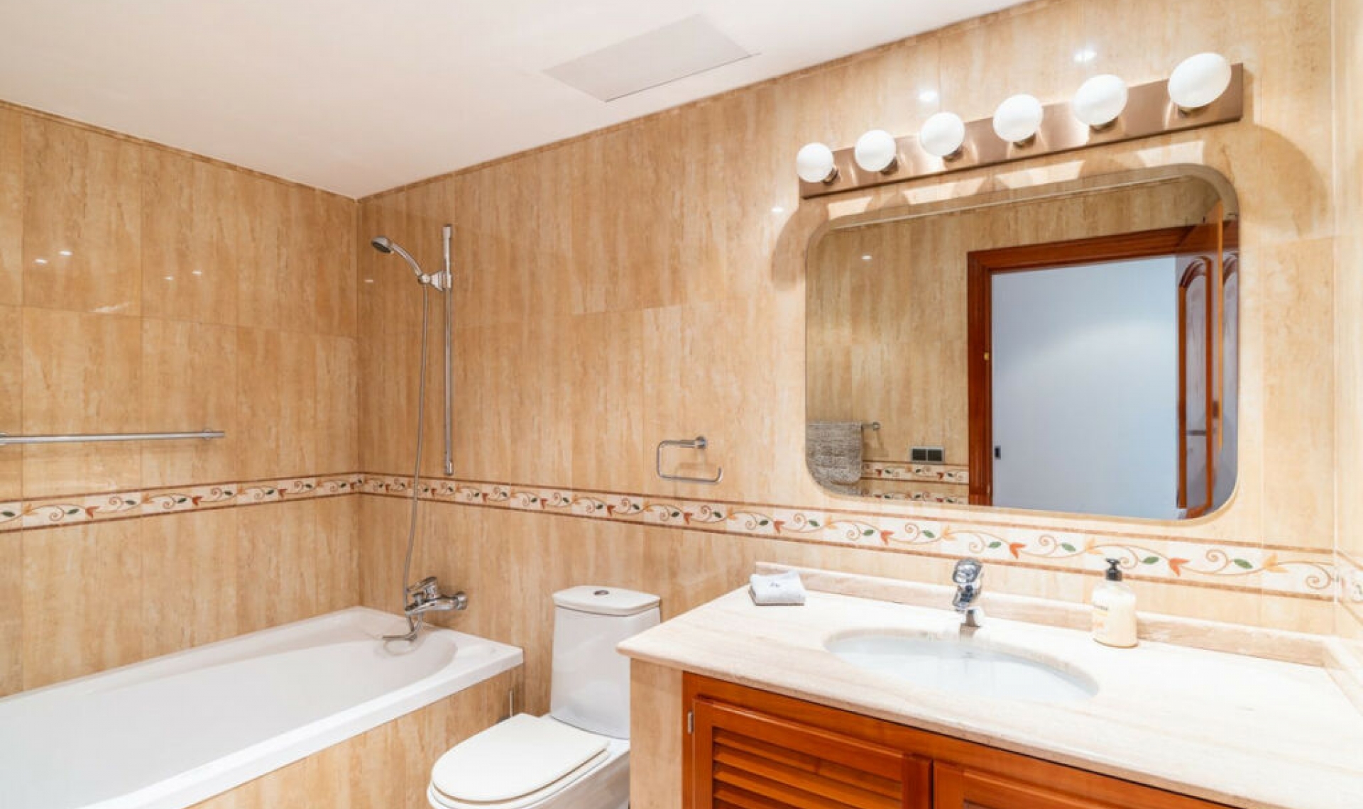 Resale - House -
Benahavís