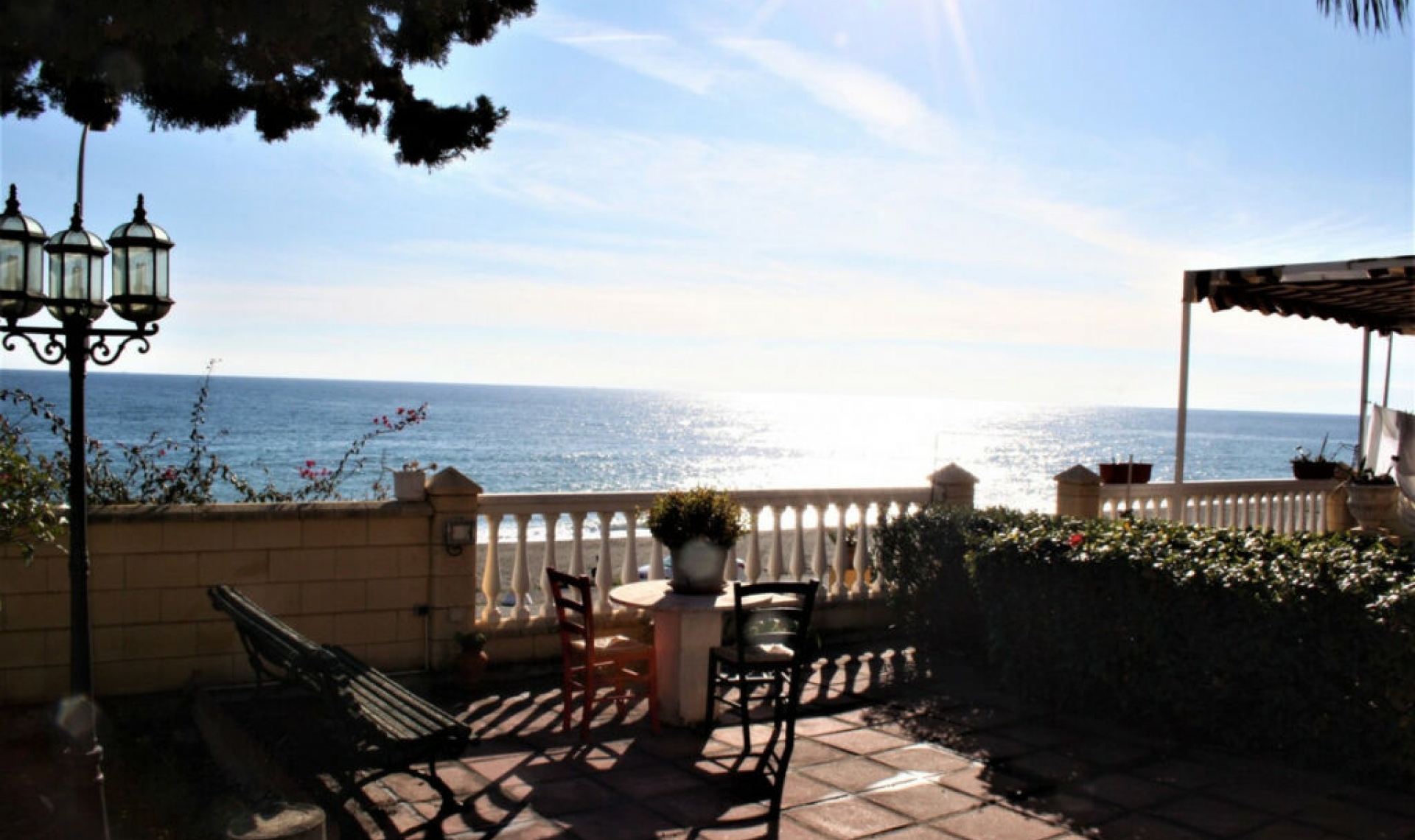 Resale - House -
Benajarafe