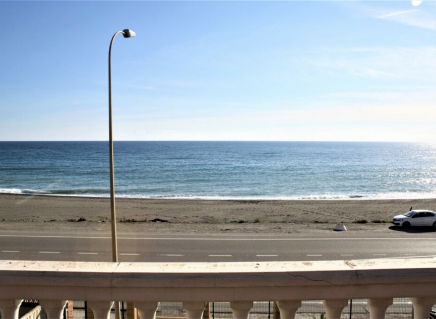 Resale - House -
Benajarafe