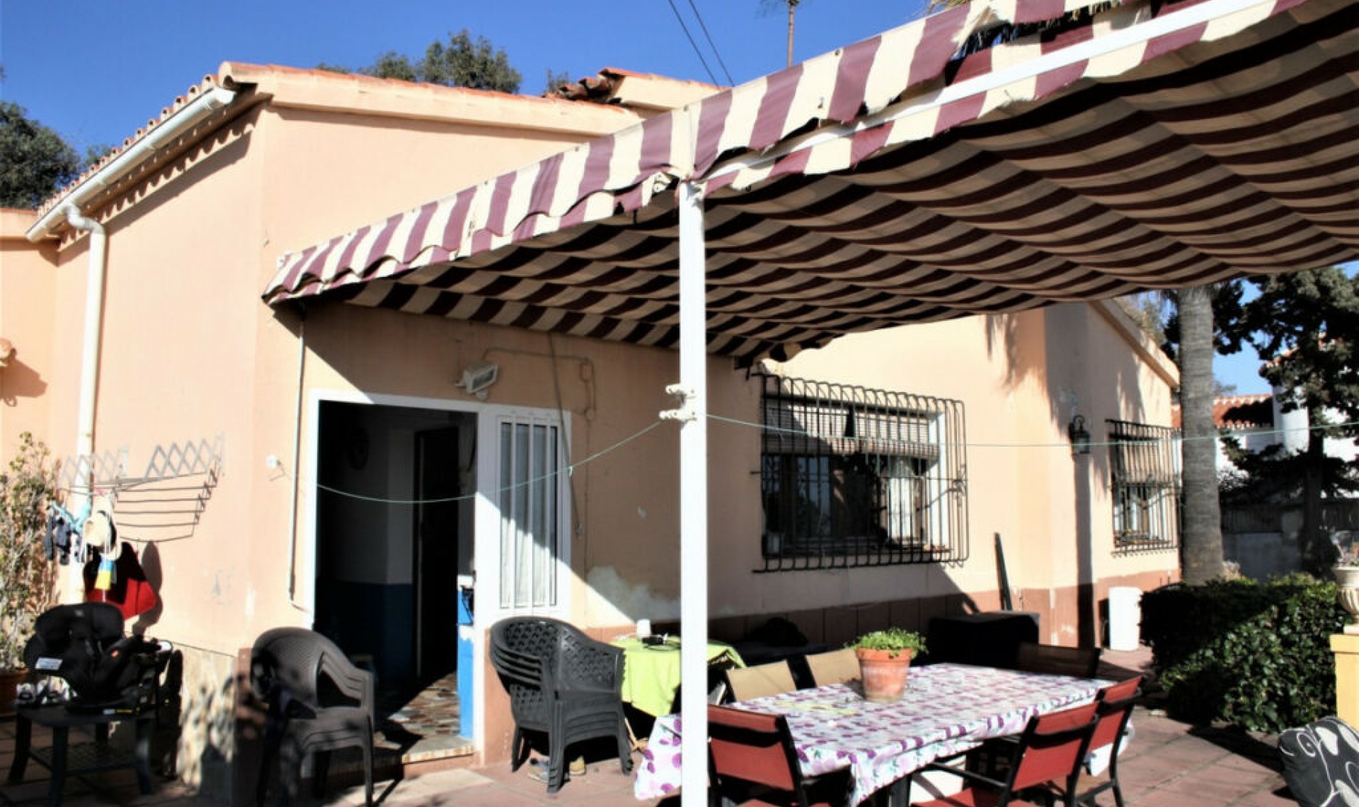 Resale - House -
Benajarafe