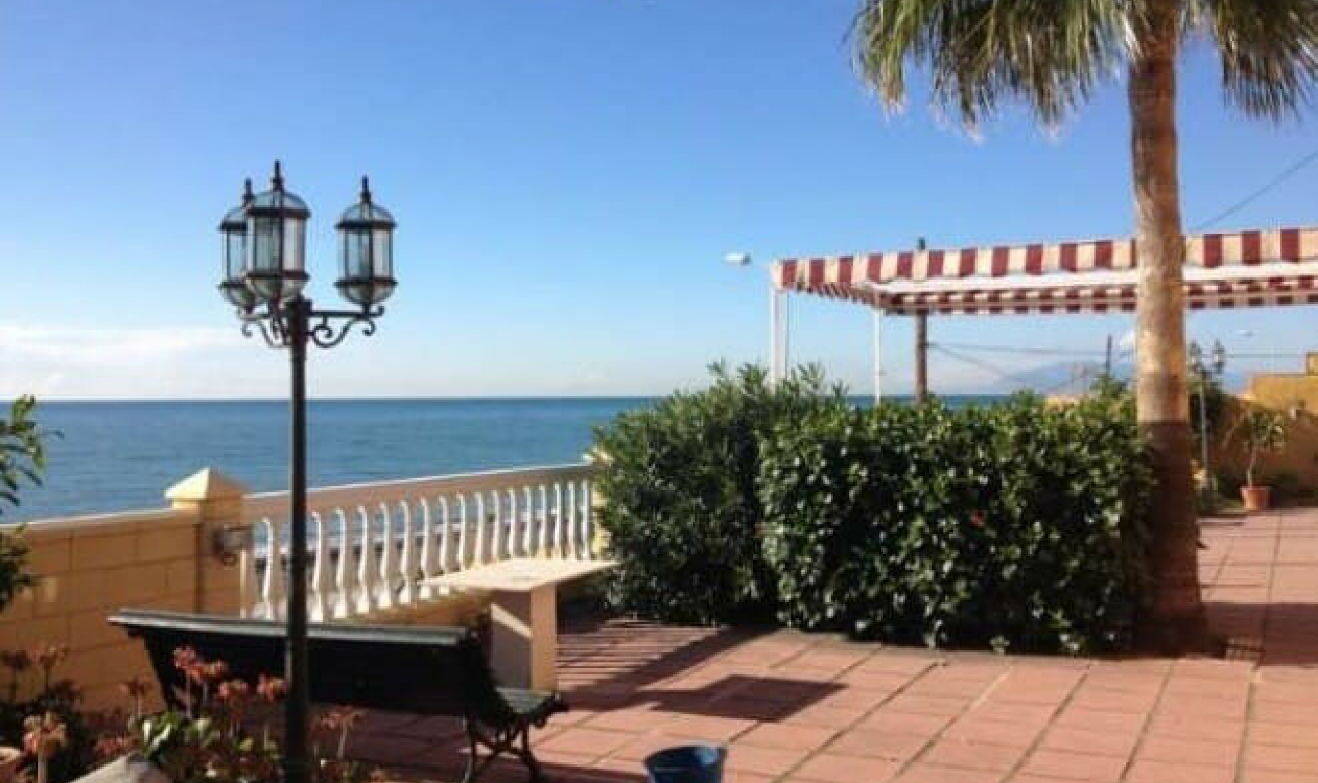 Resale - House -
Benajarafe