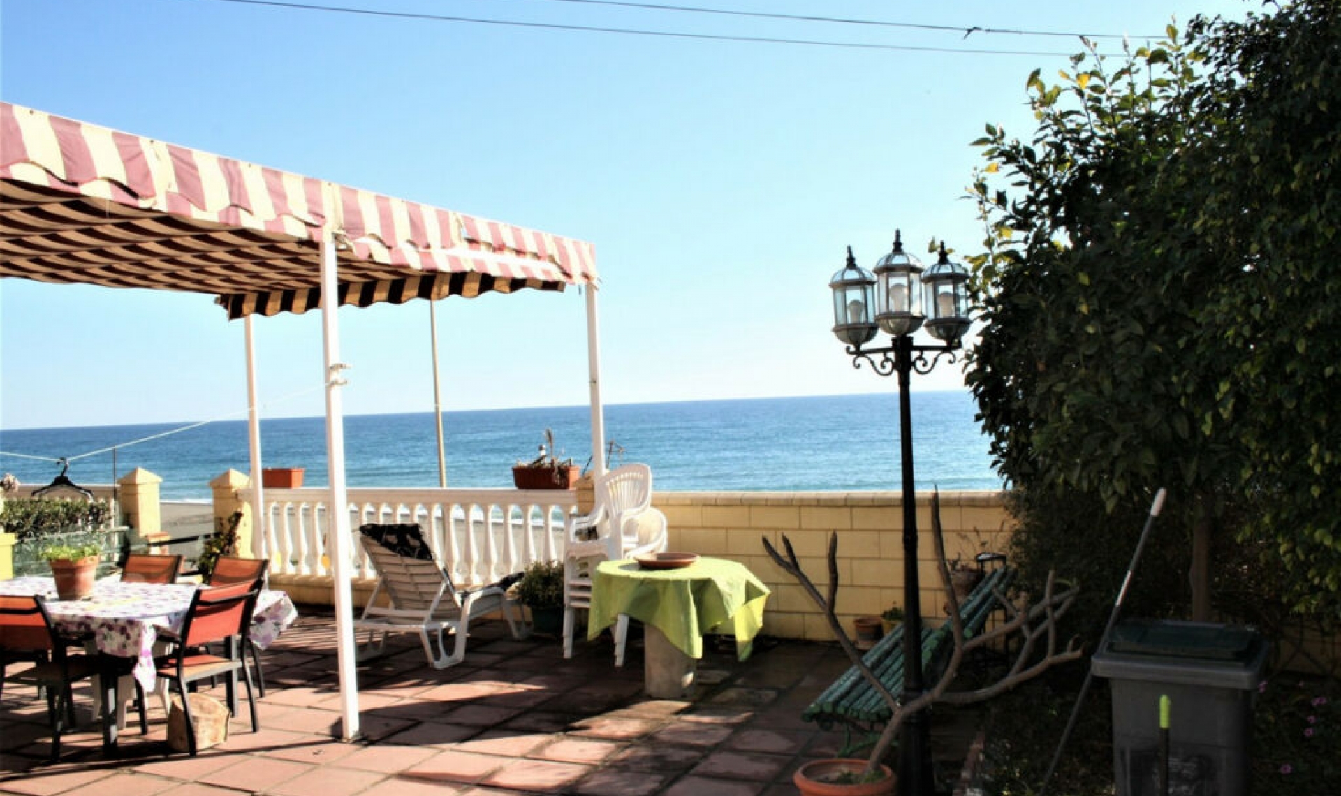 Resale - House -
Benajarafe