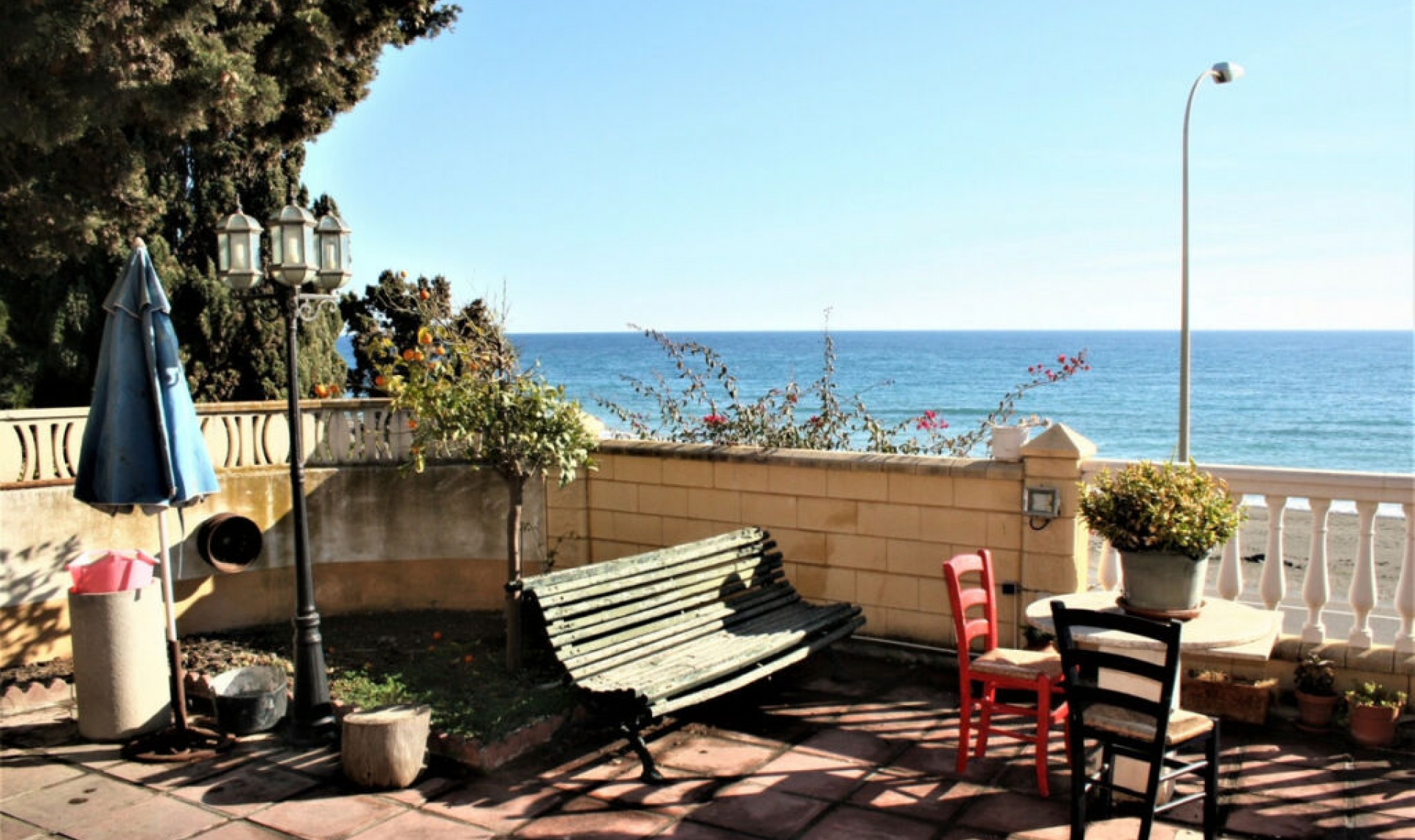 Resale - House -
Benajarafe