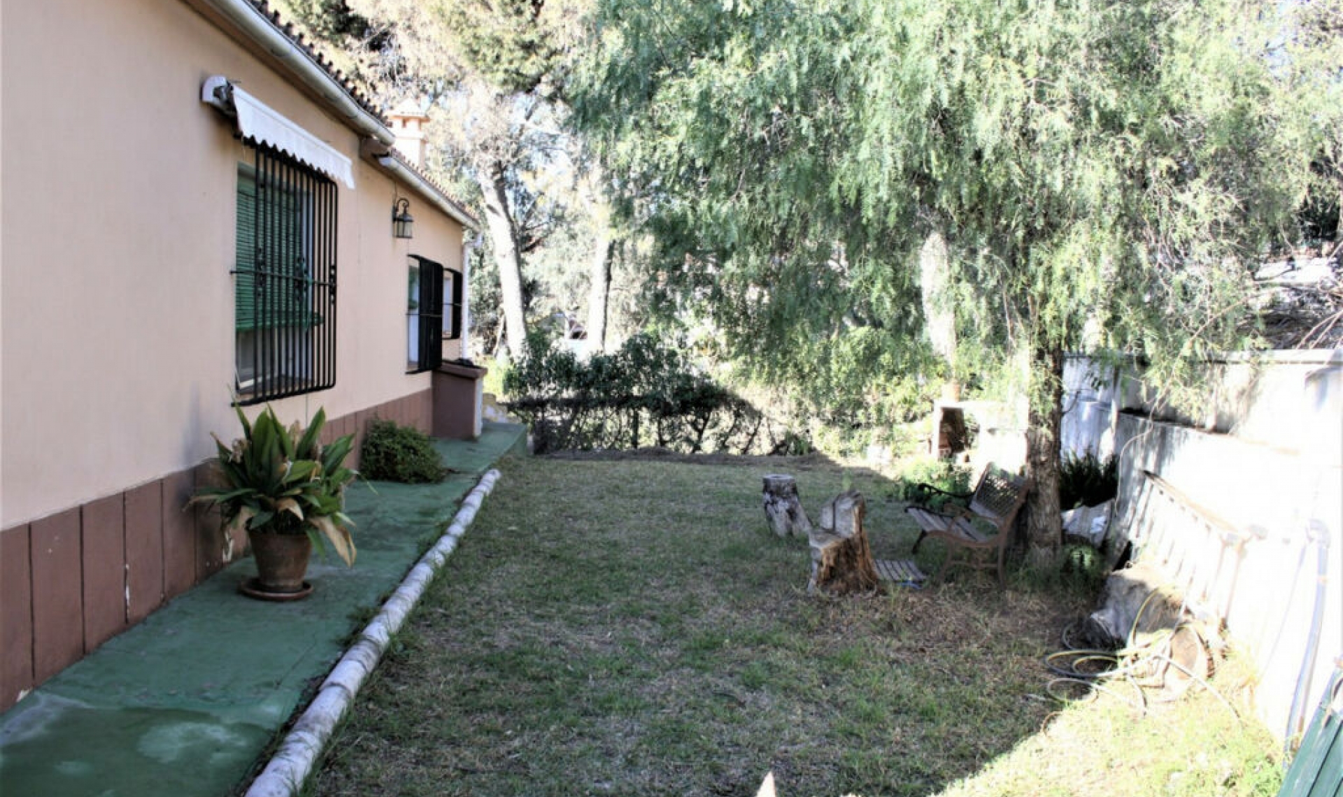Resale - House -
Benajarafe