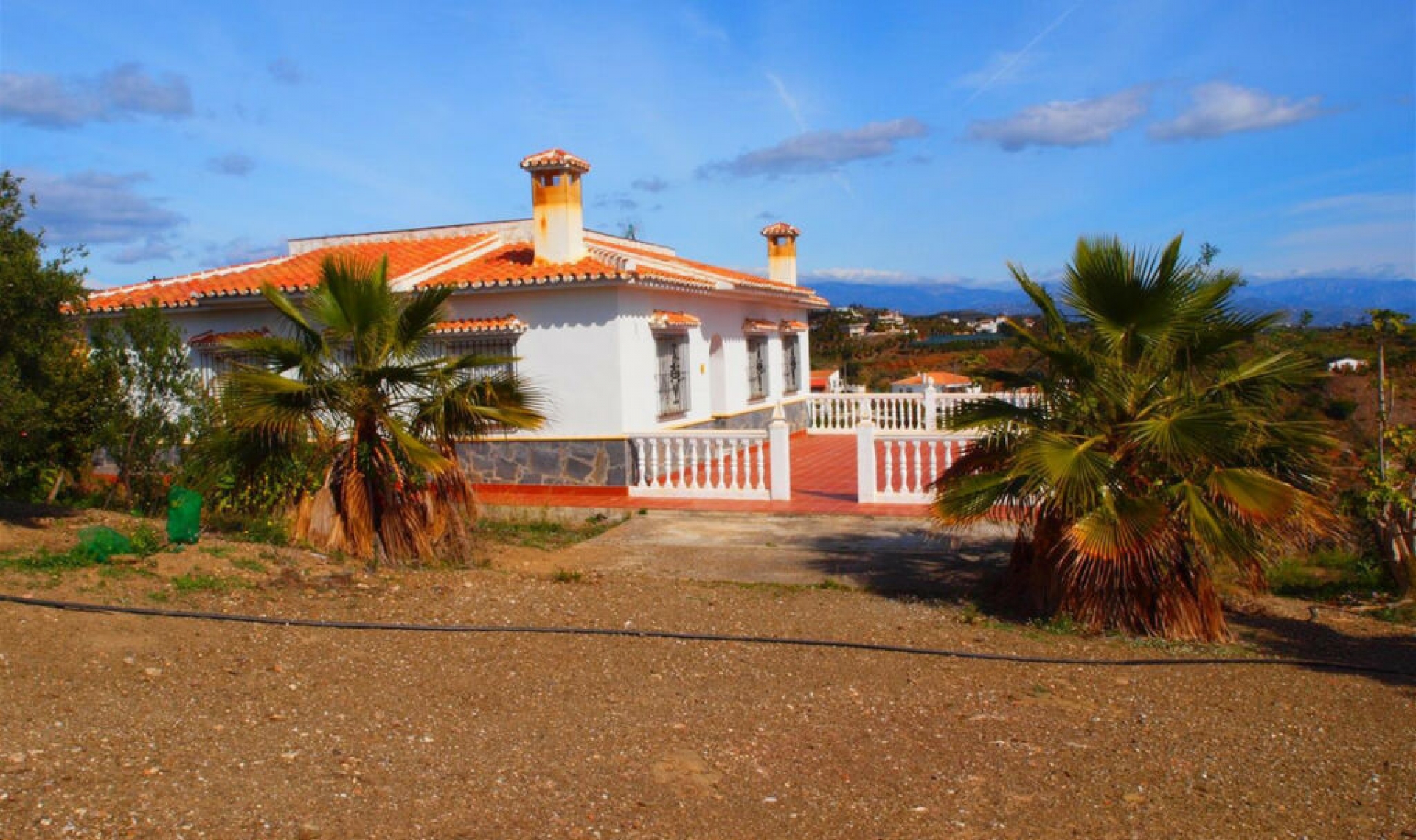 Resale - House -
Benajarafe