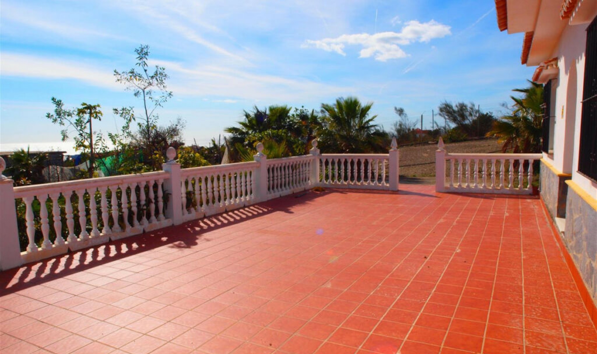 Resale - House -
Benajarafe