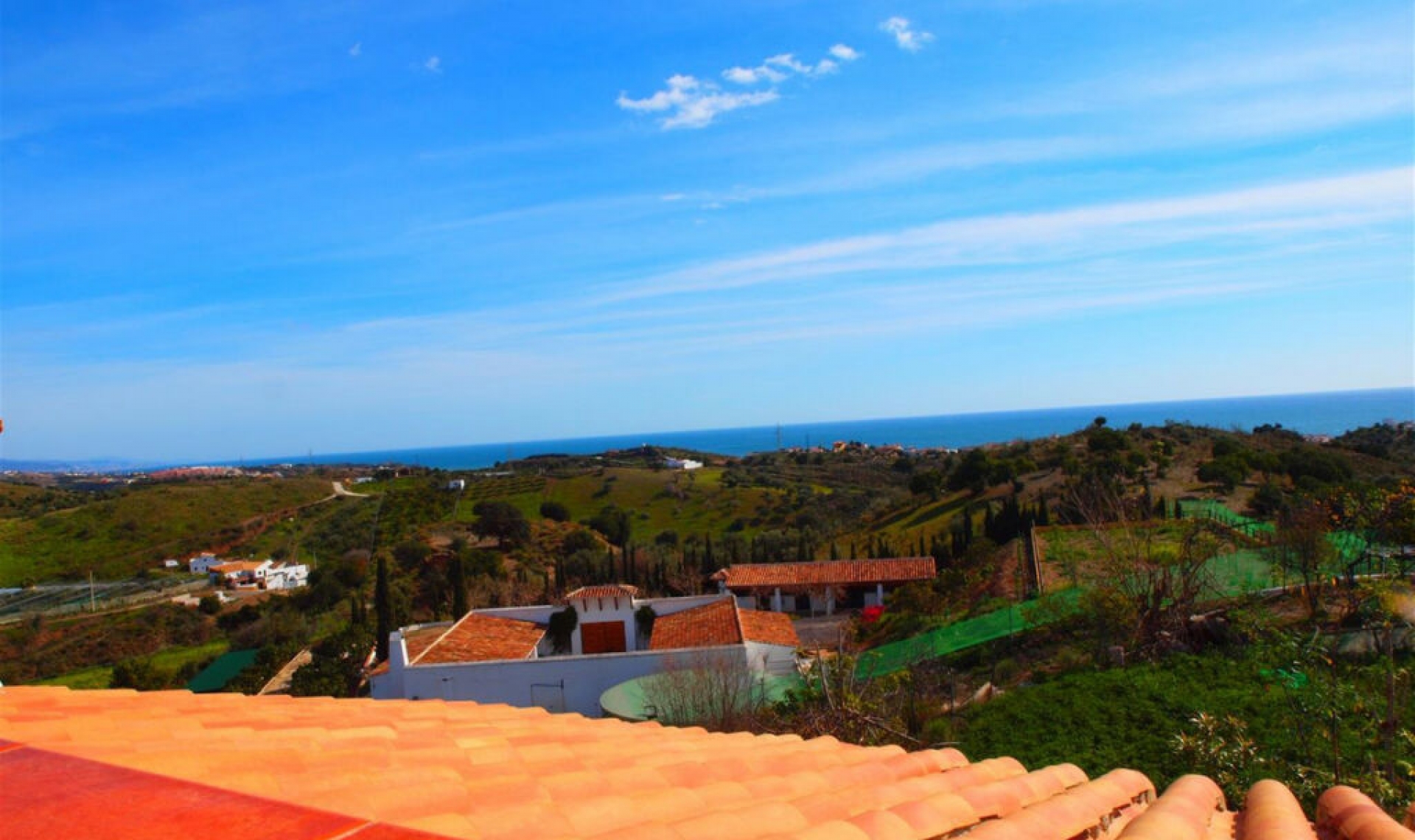 Resale - House -
Benajarafe