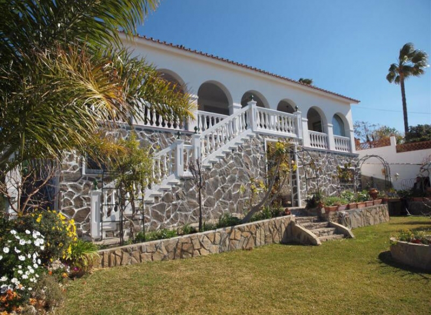 Resale - House -
Benajarafe