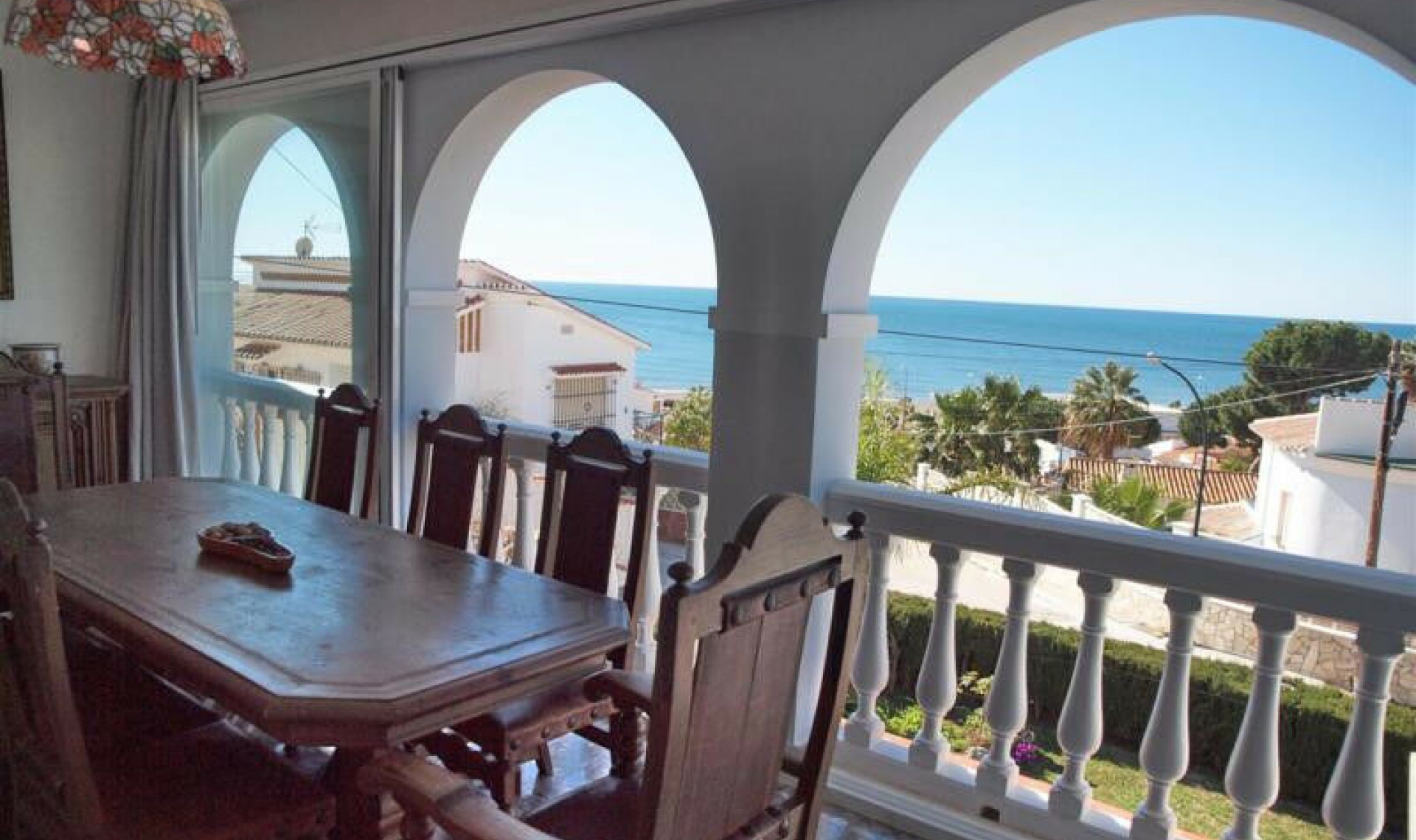 Resale - House -
Benajarafe