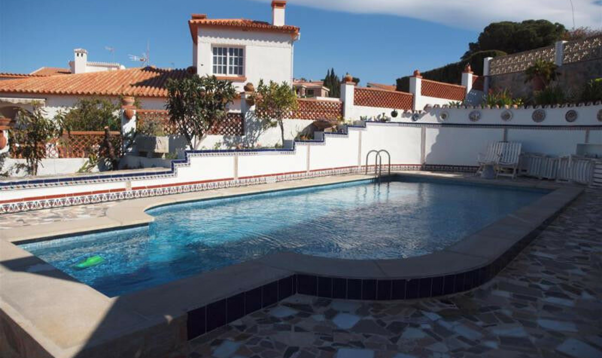 Resale - House -
Benajarafe