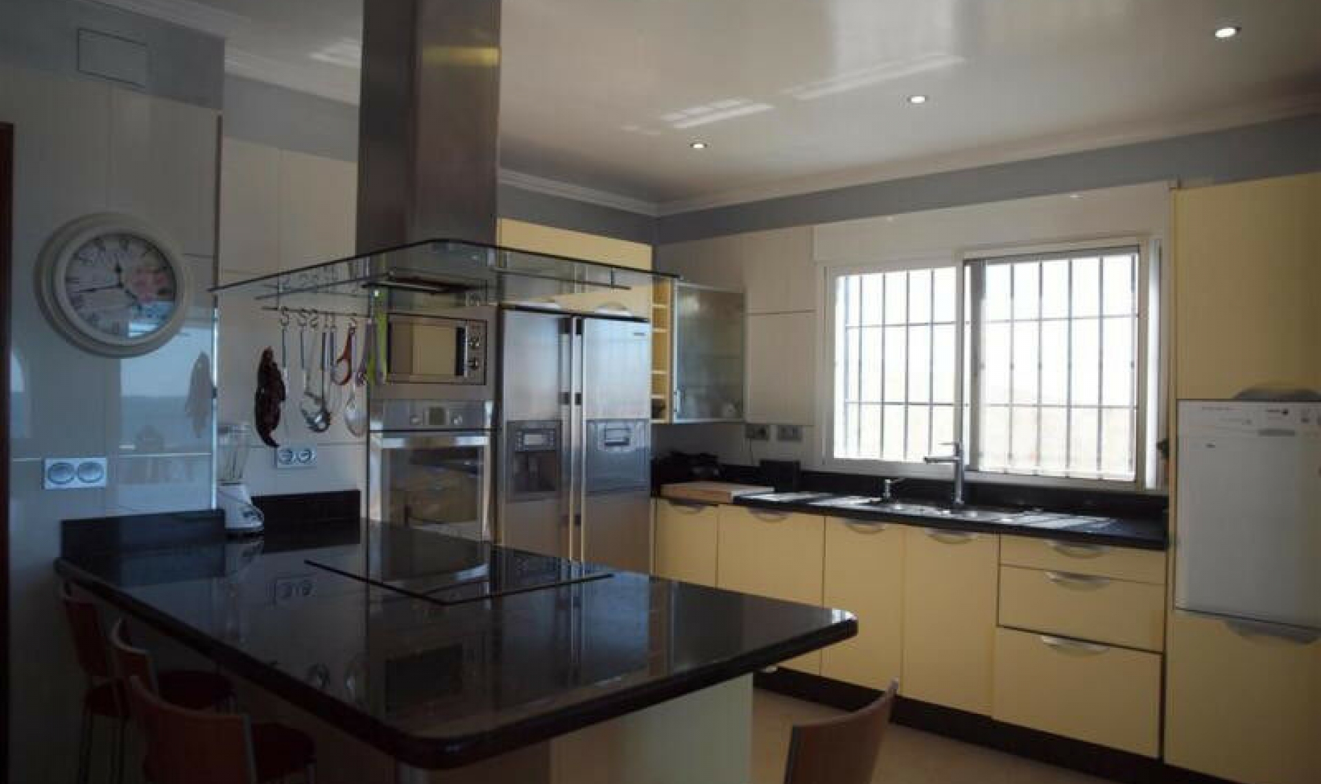 Resale - House -
Benajarafe