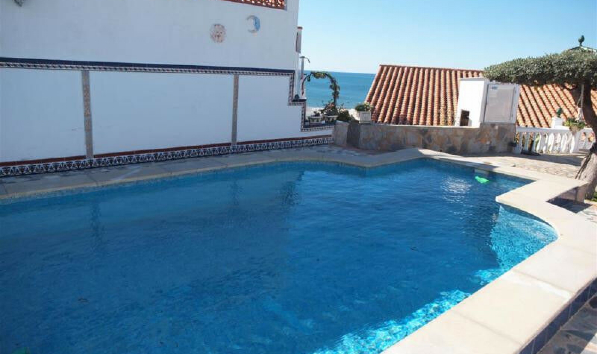 Resale - House -
Benajarafe