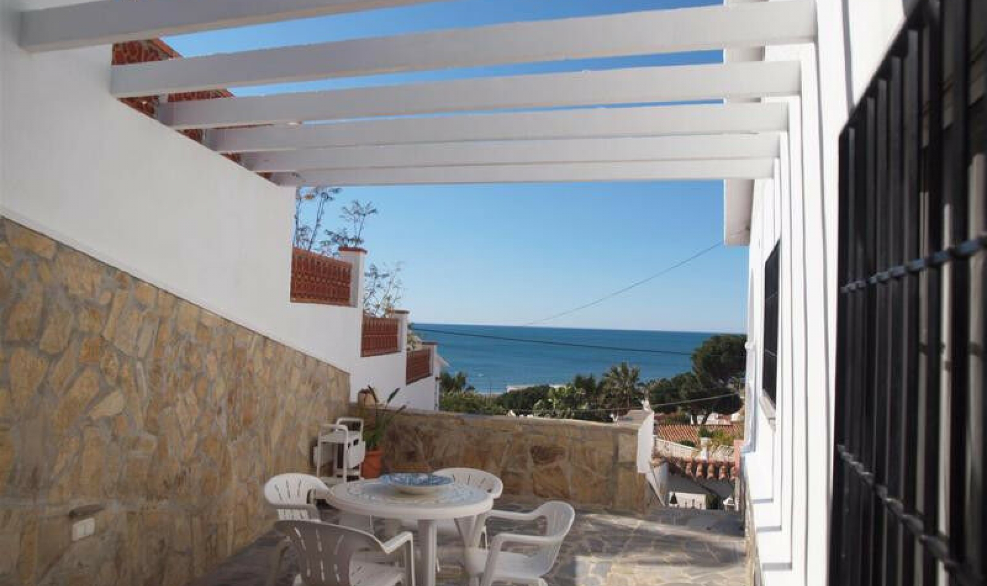 Resale - House -
Benajarafe