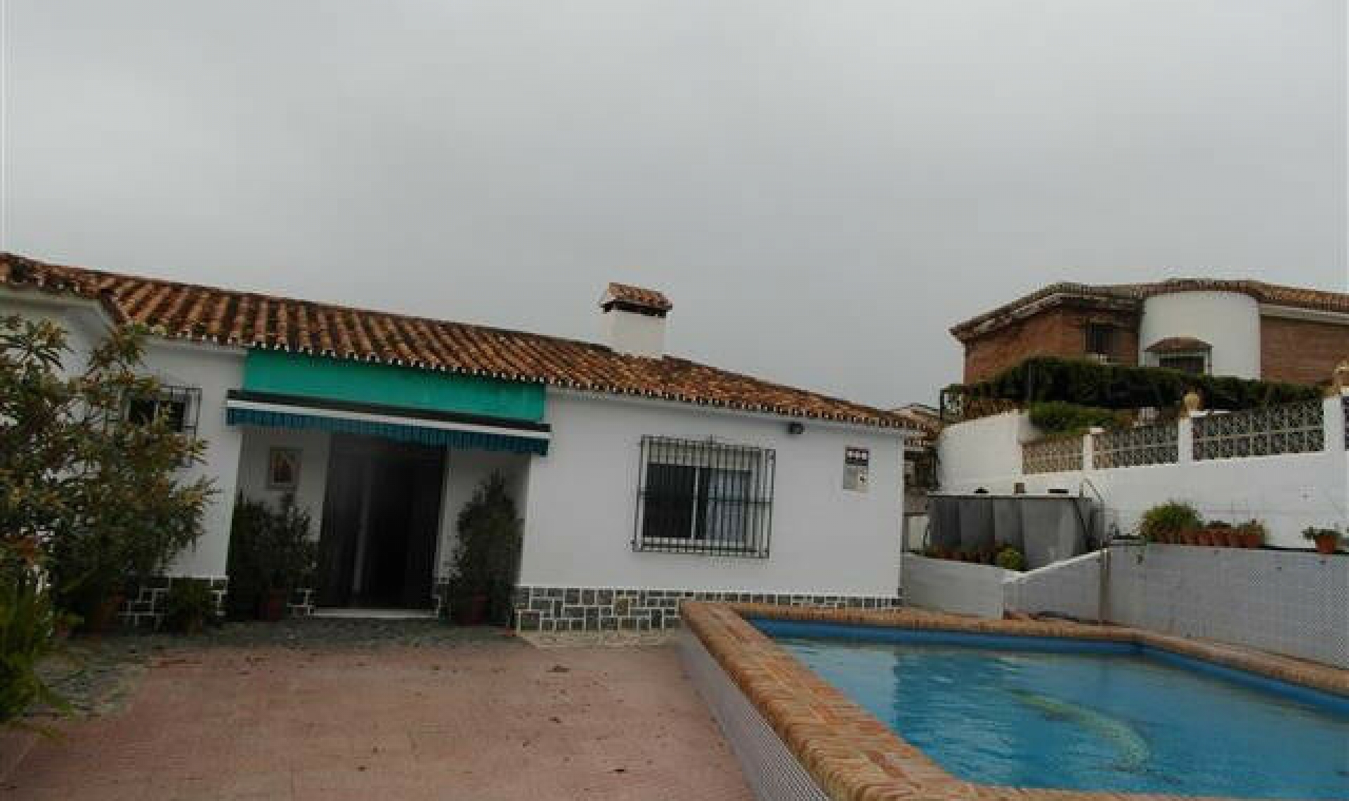 Resale - House -
Benajarafe