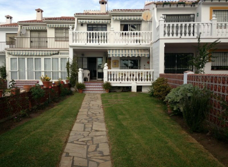 Resale - House -
Benajarafe