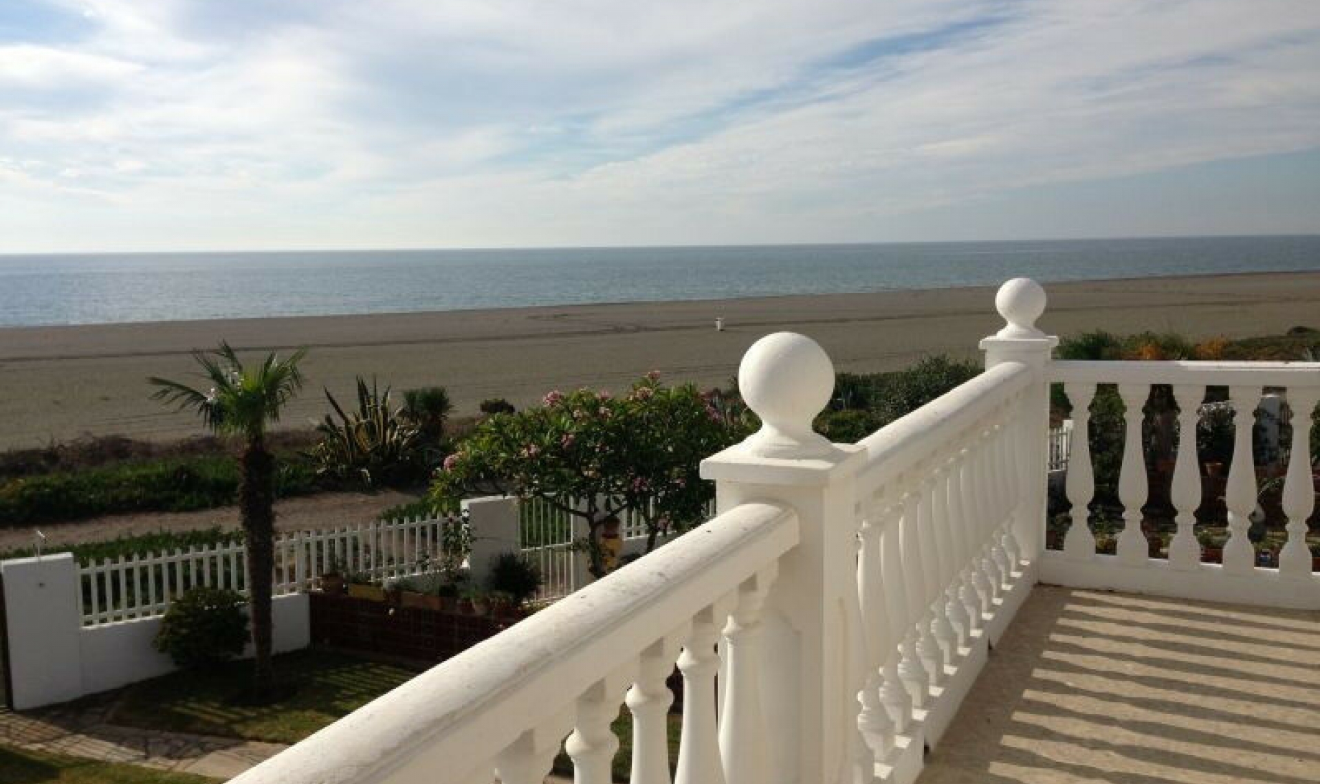 Resale - House -
Benajarafe