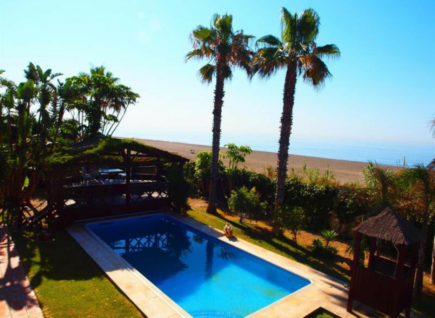 Resale - House -
Benajarafe