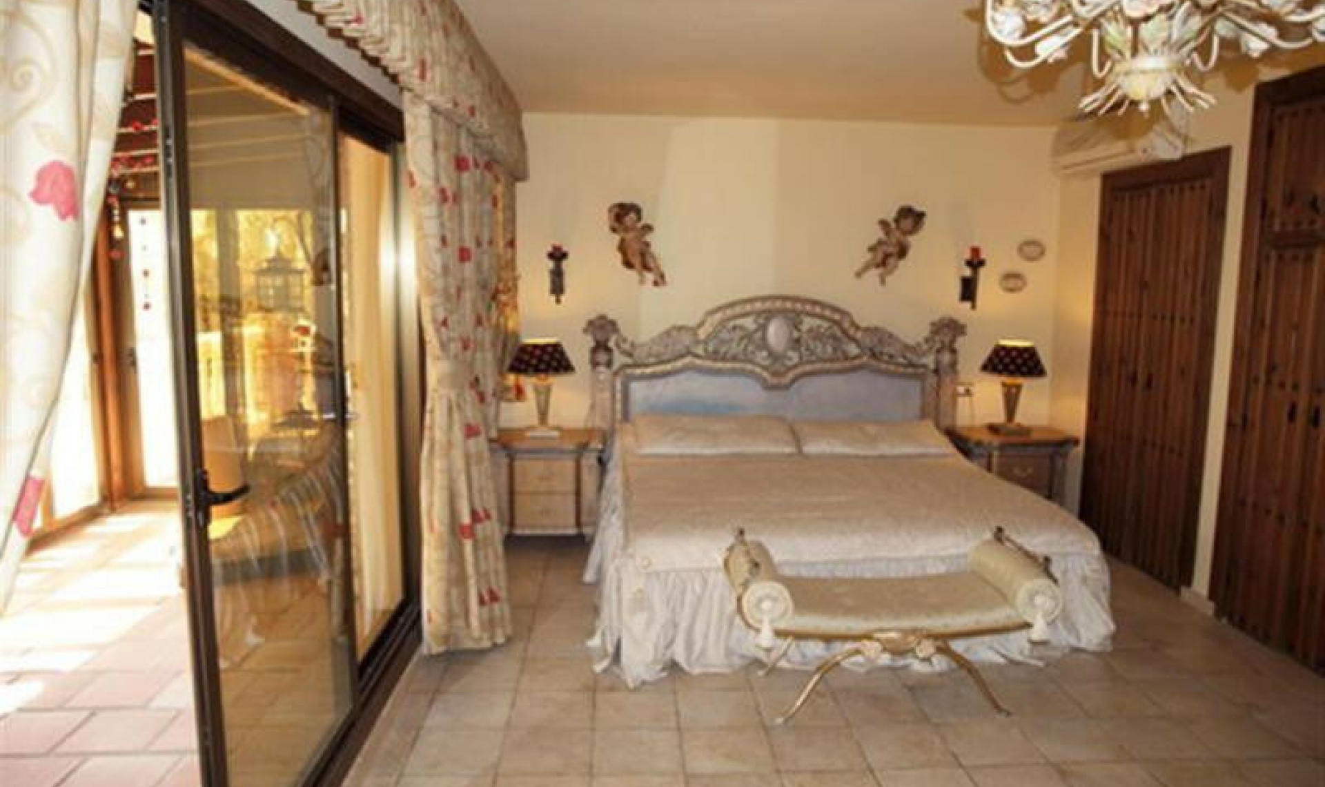 Resale - House -
Benajarafe