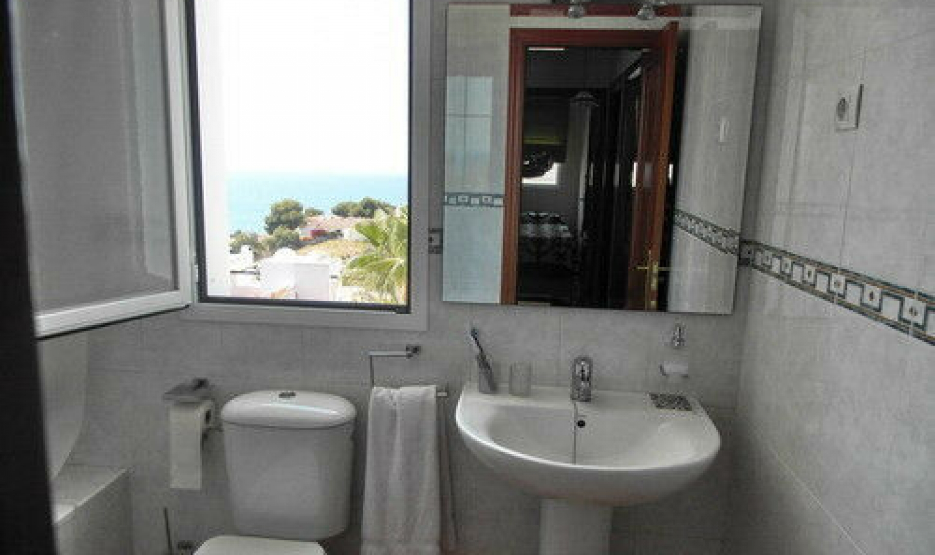 Resale - House -
Benajarafe