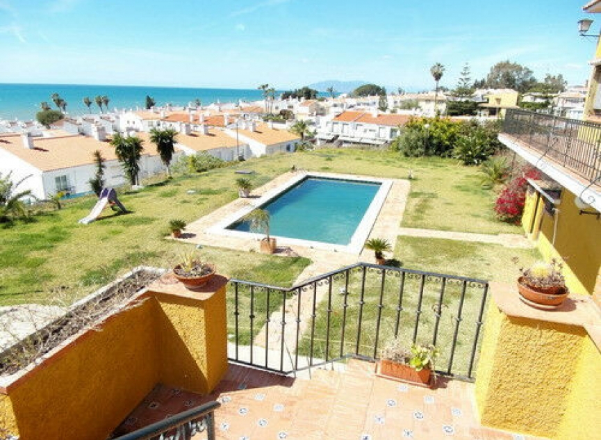 Resale - House -
Benajarafe