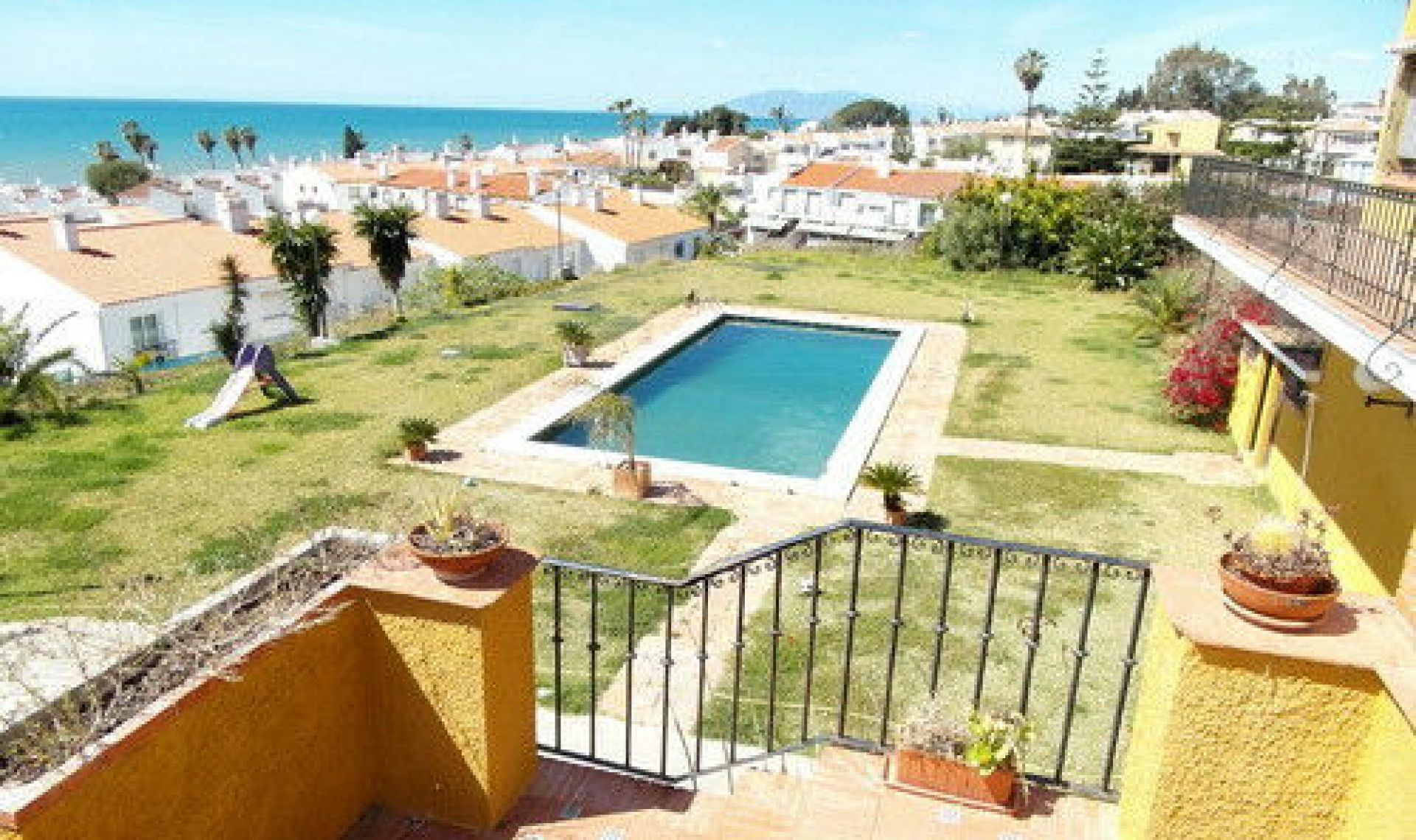 Resale - House -
Benajarafe