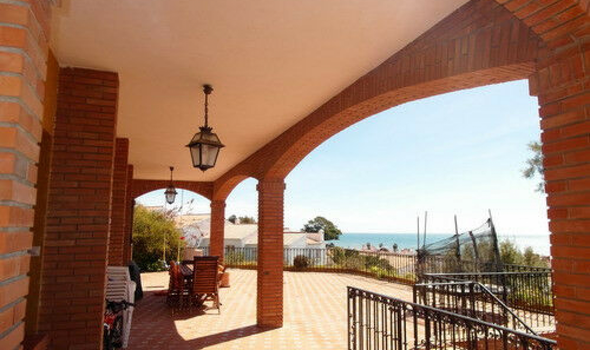 Resale - House -
Benajarafe