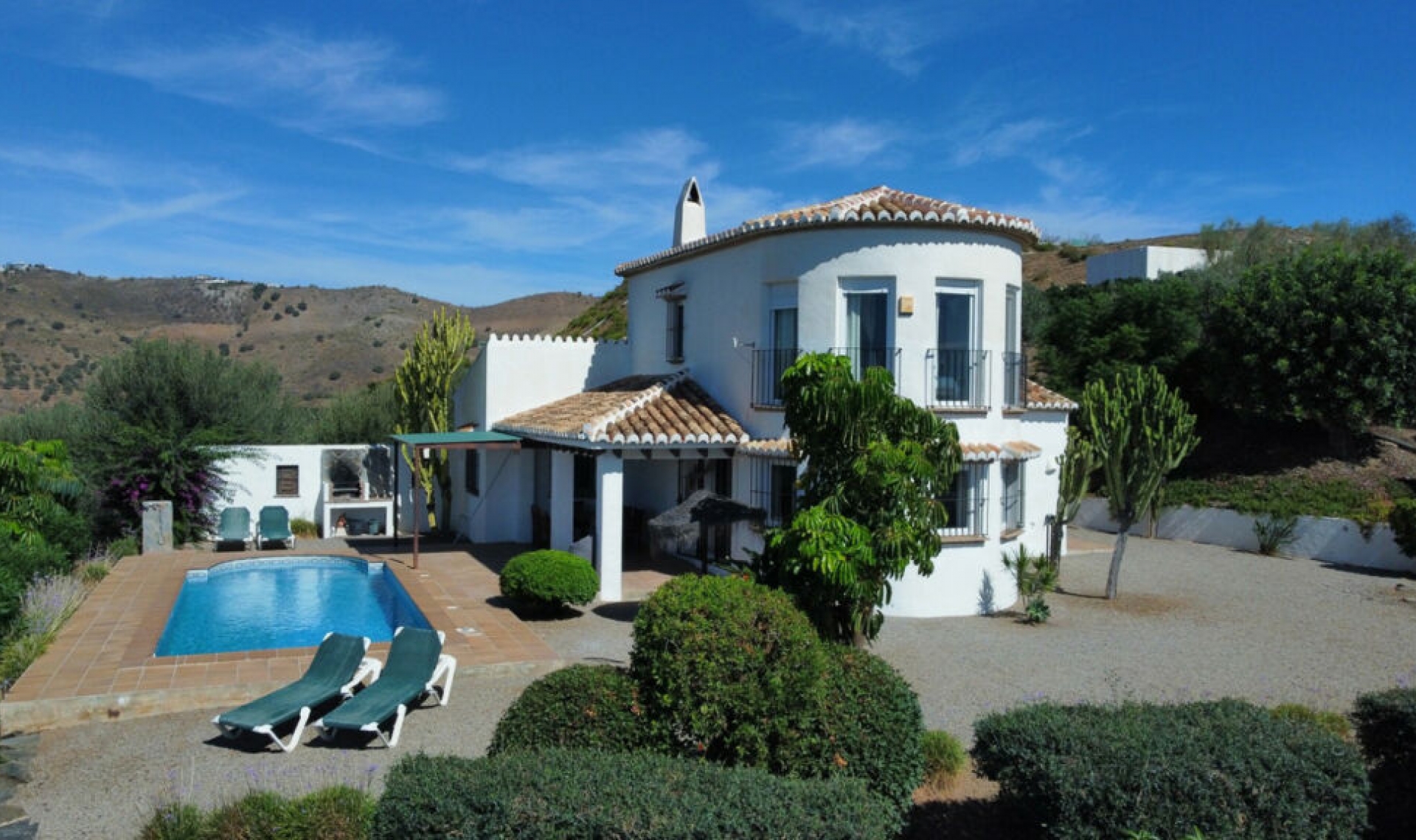 Resale - House -
Benajarafe