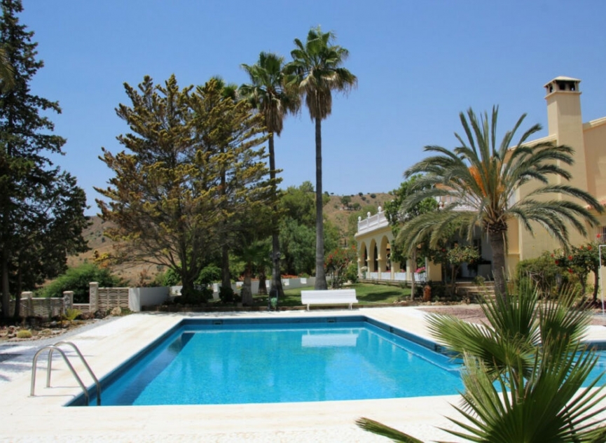 Resale - House -
Benajarafe