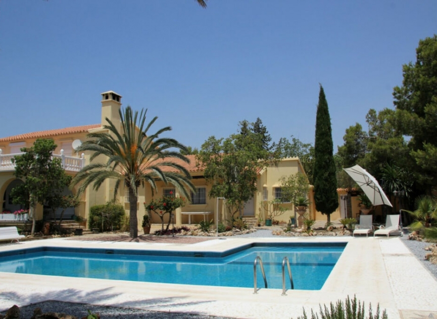 Resale - House -
Benajarafe