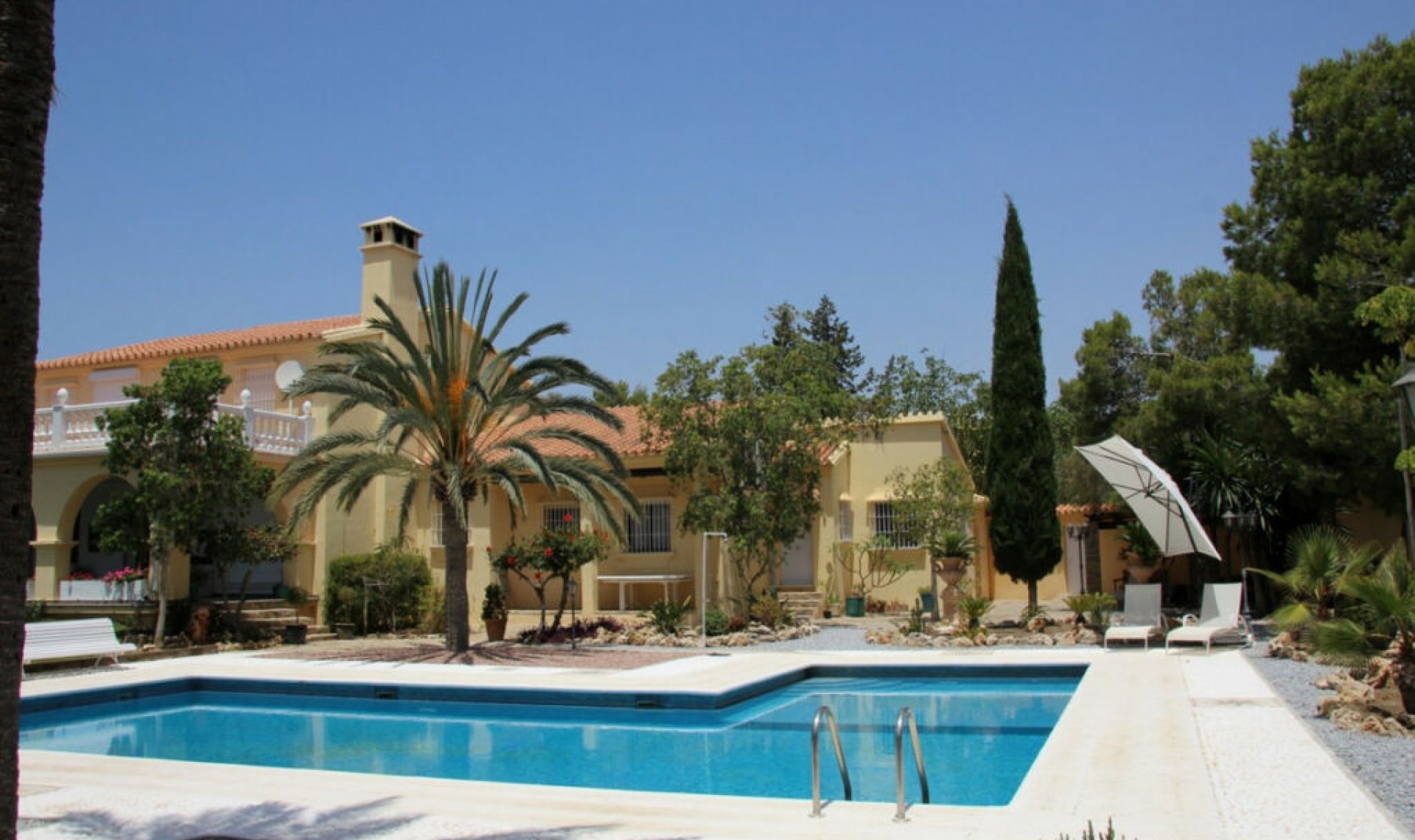 Resale - House -
Benajarafe