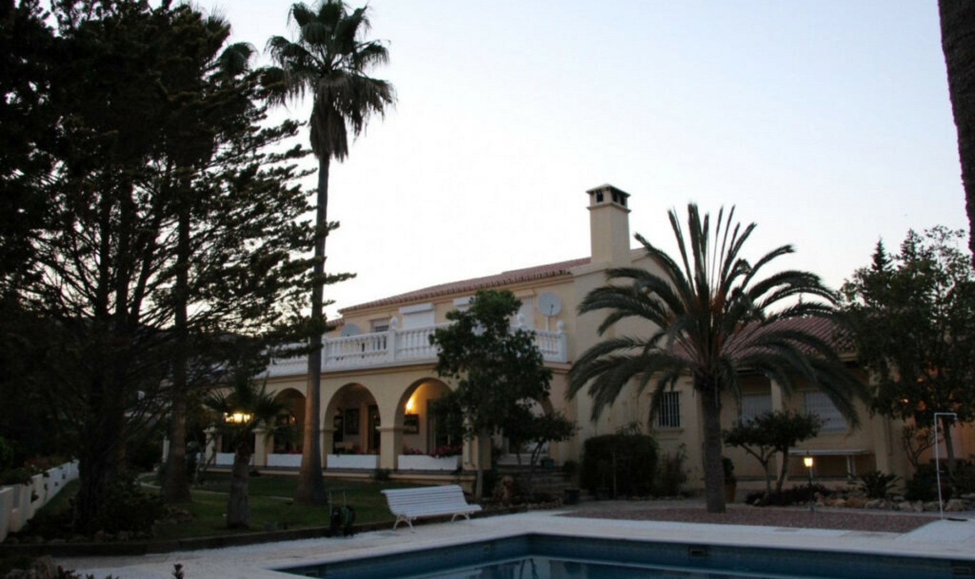 Resale - House -
Benajarafe