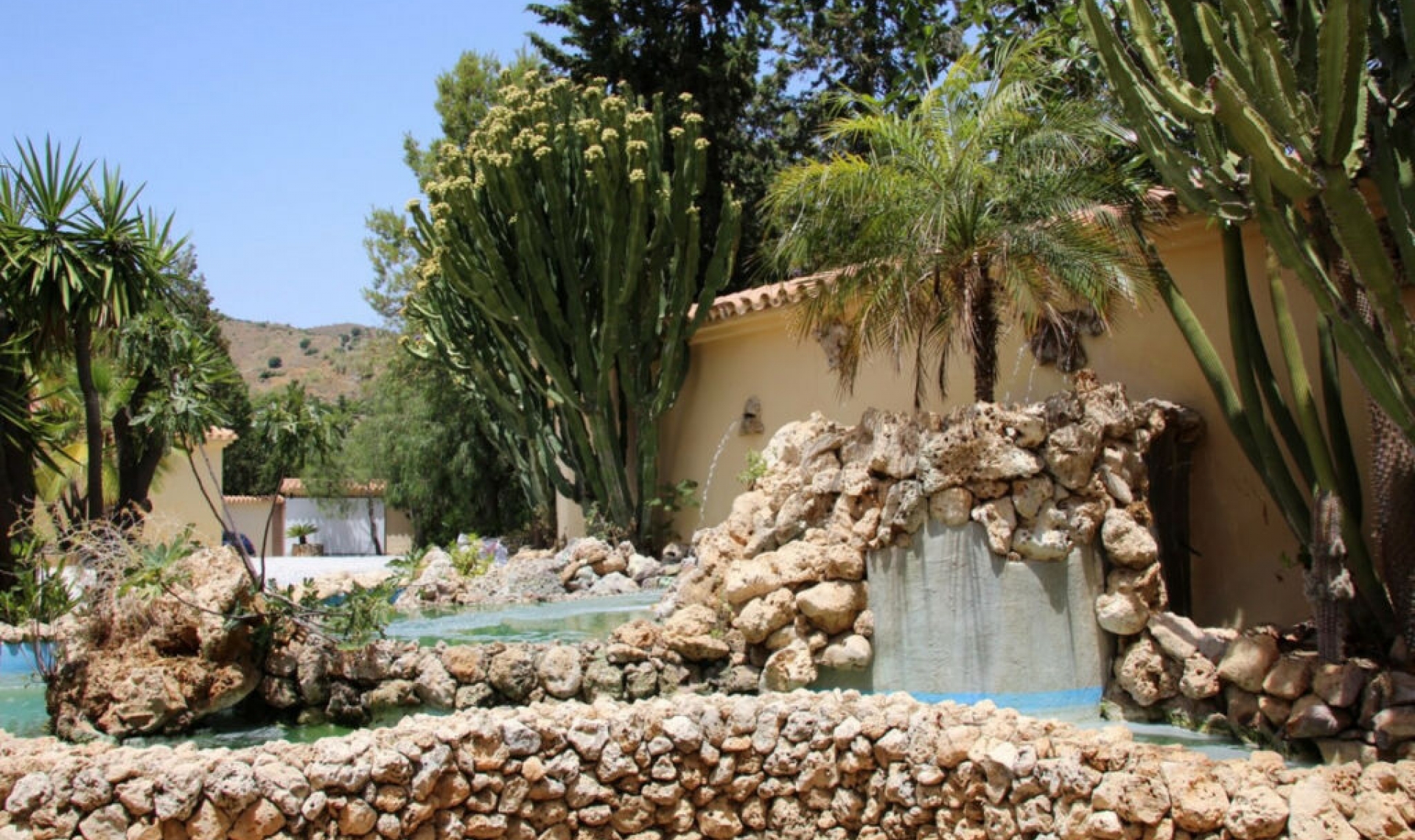 Resale - House -
Benajarafe