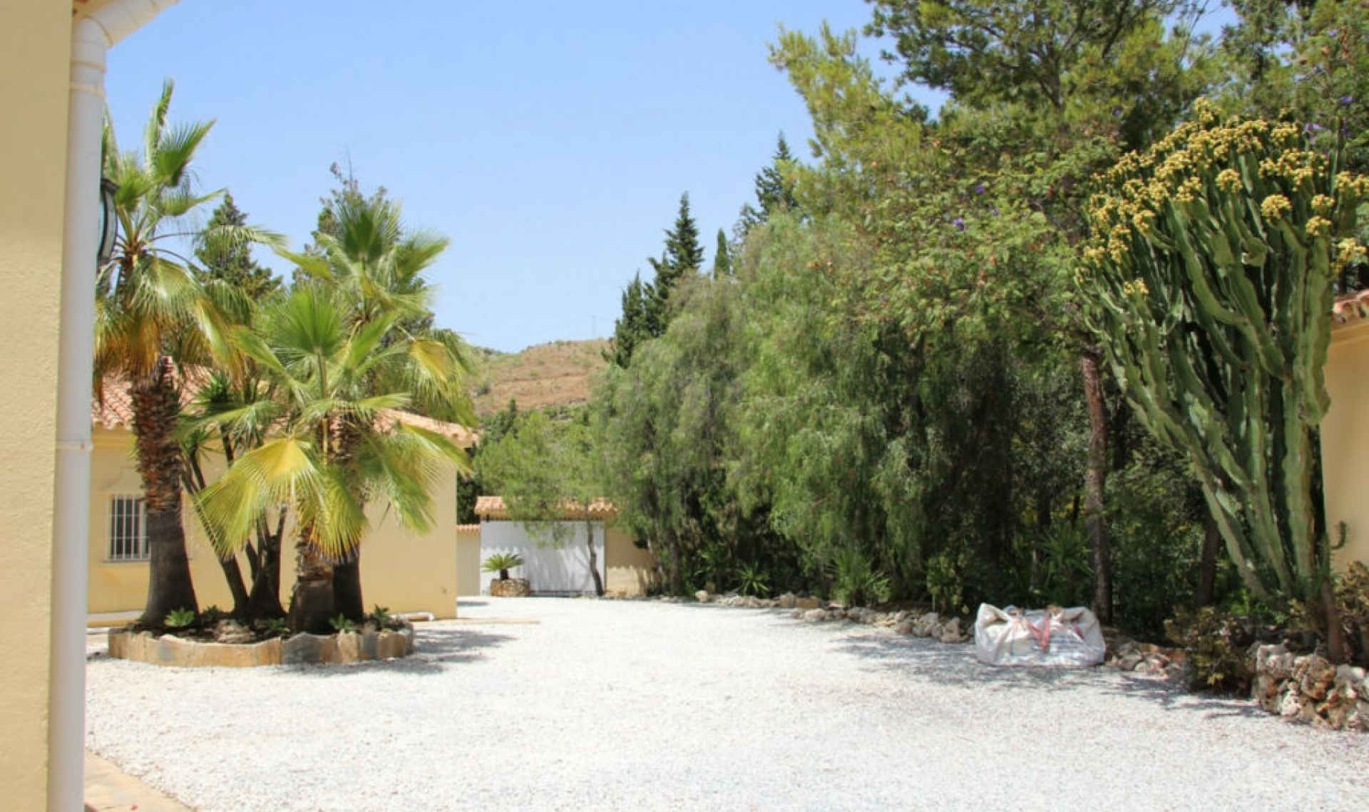 Resale - House -
Benajarafe