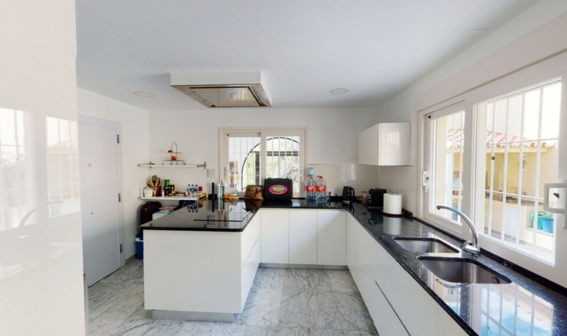 Resale - House -
Benajarafe