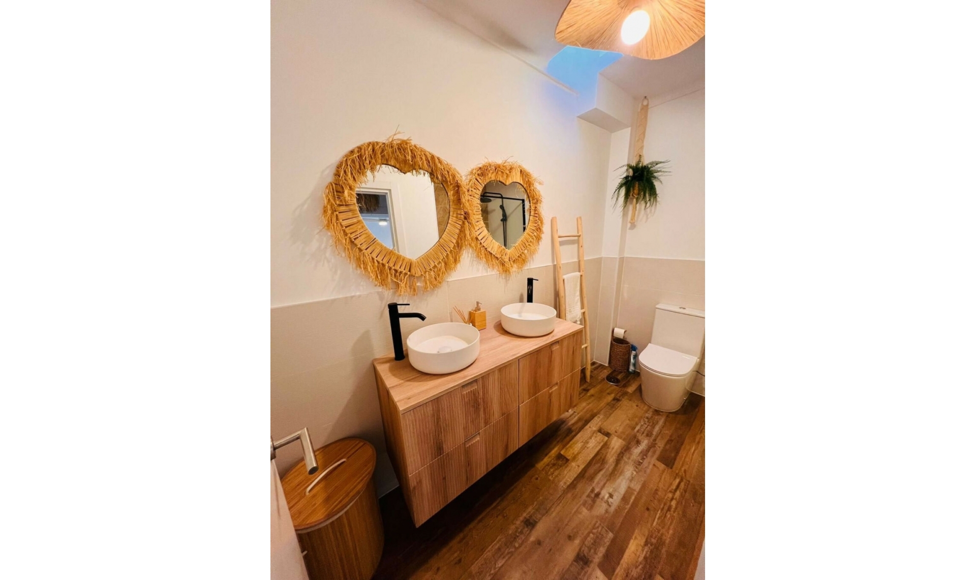 Resale - House -
Benajarafe