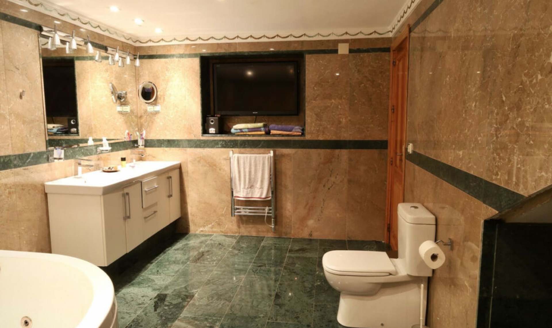 Resale - House -
Benalmadena Costa