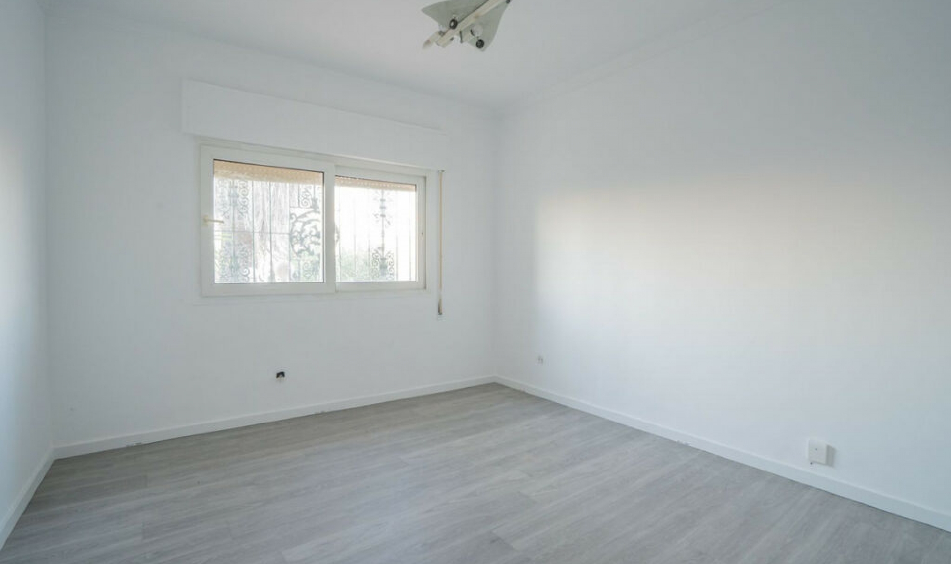 Resale - House -
Benalmadena Pueblo