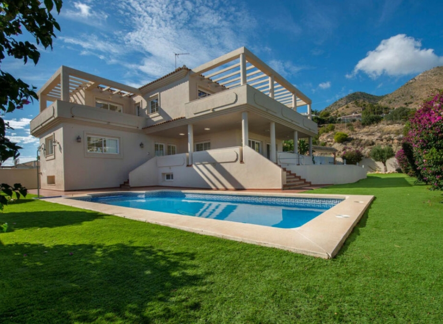 Resale - House -
Benalmadena Pueblo