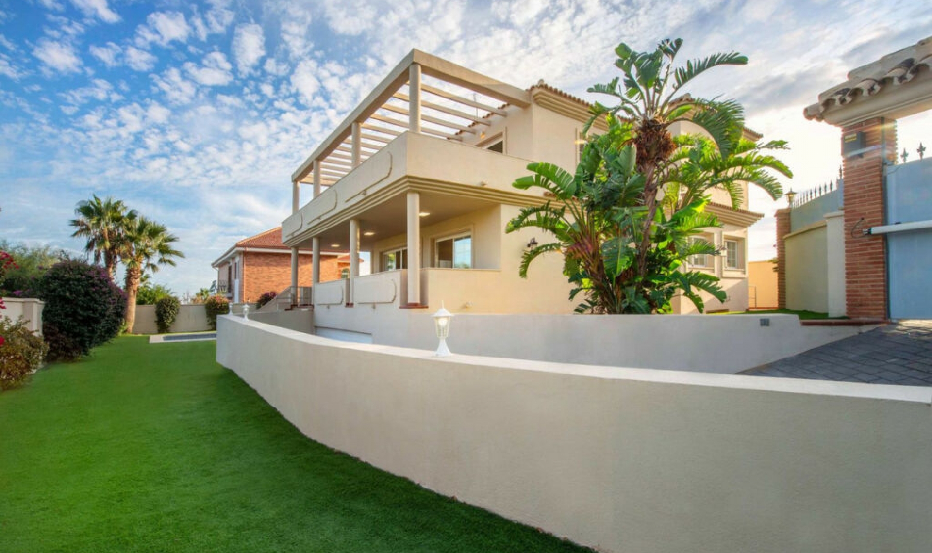 Resale - House -
Benalmadena Pueblo