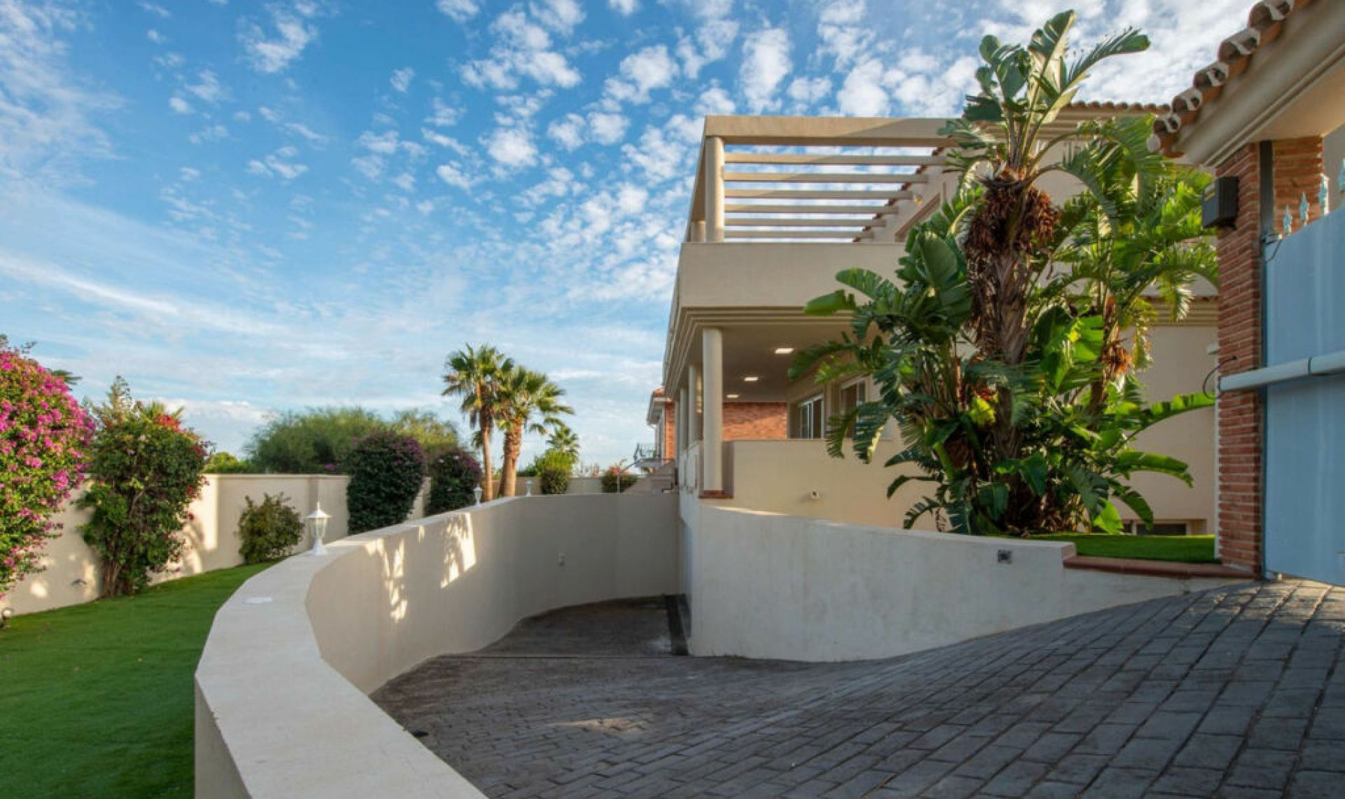 Resale - House -
Benalmadena Pueblo