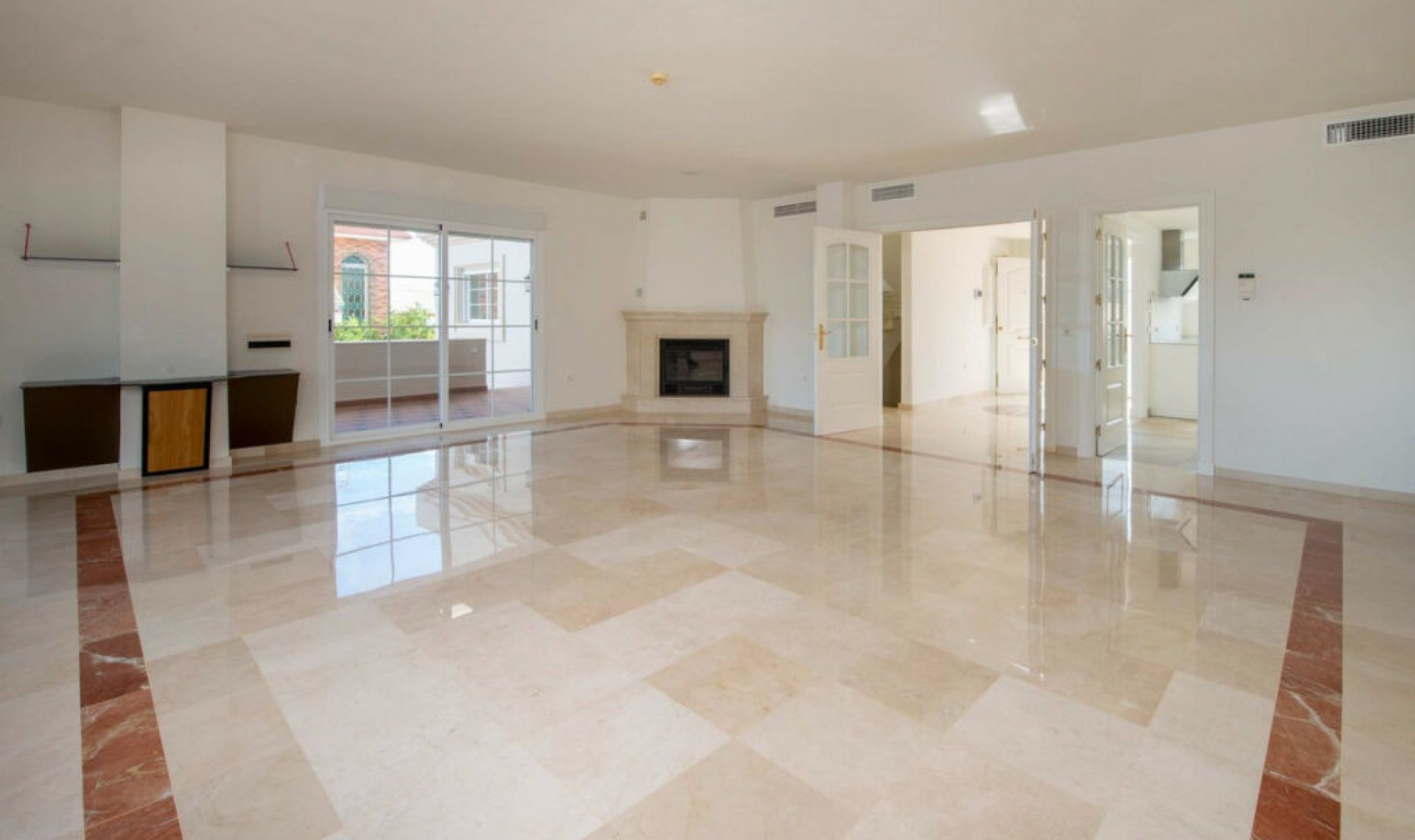 Resale - House -
Benalmadena Pueblo