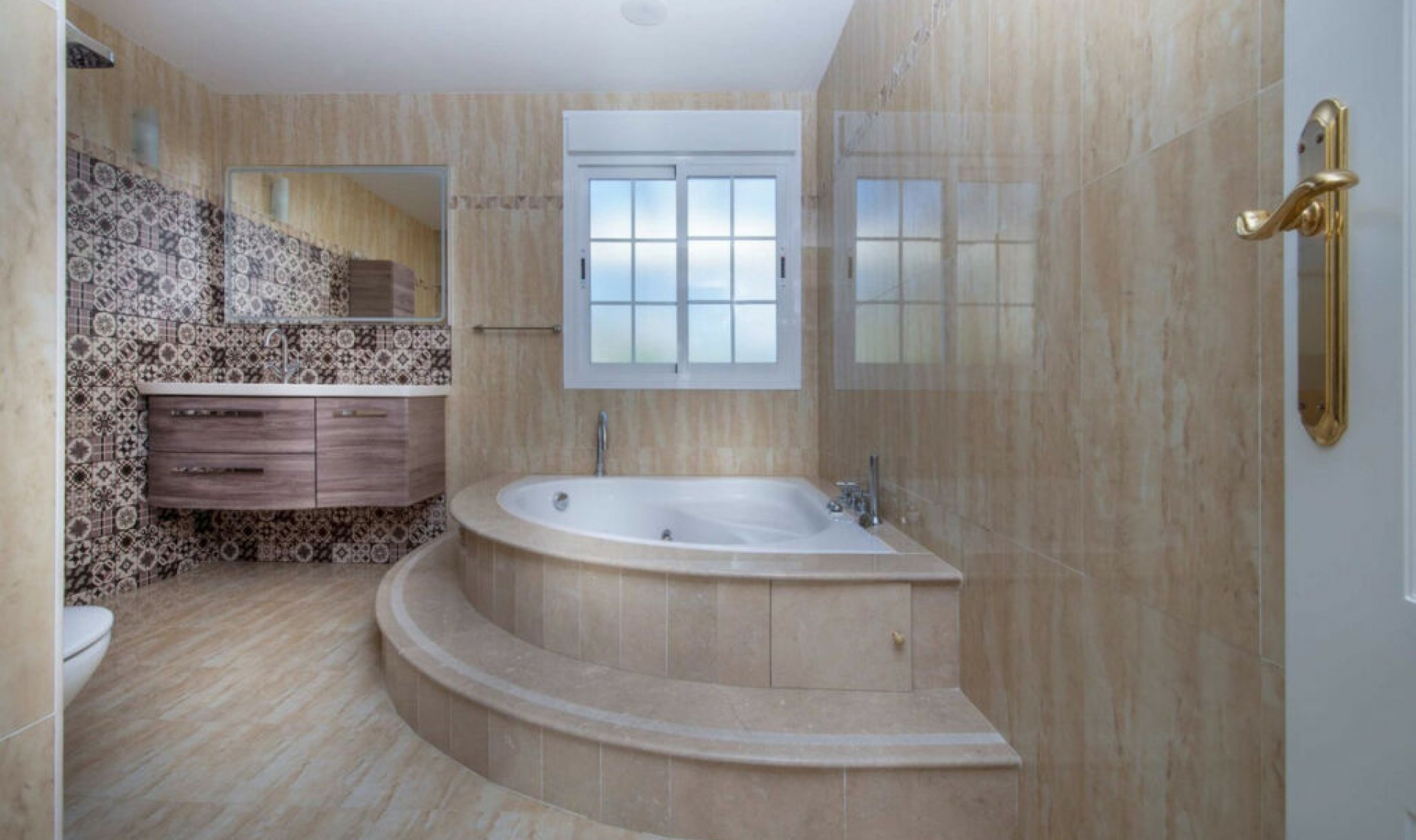Resale - House -
Benalmadena Pueblo