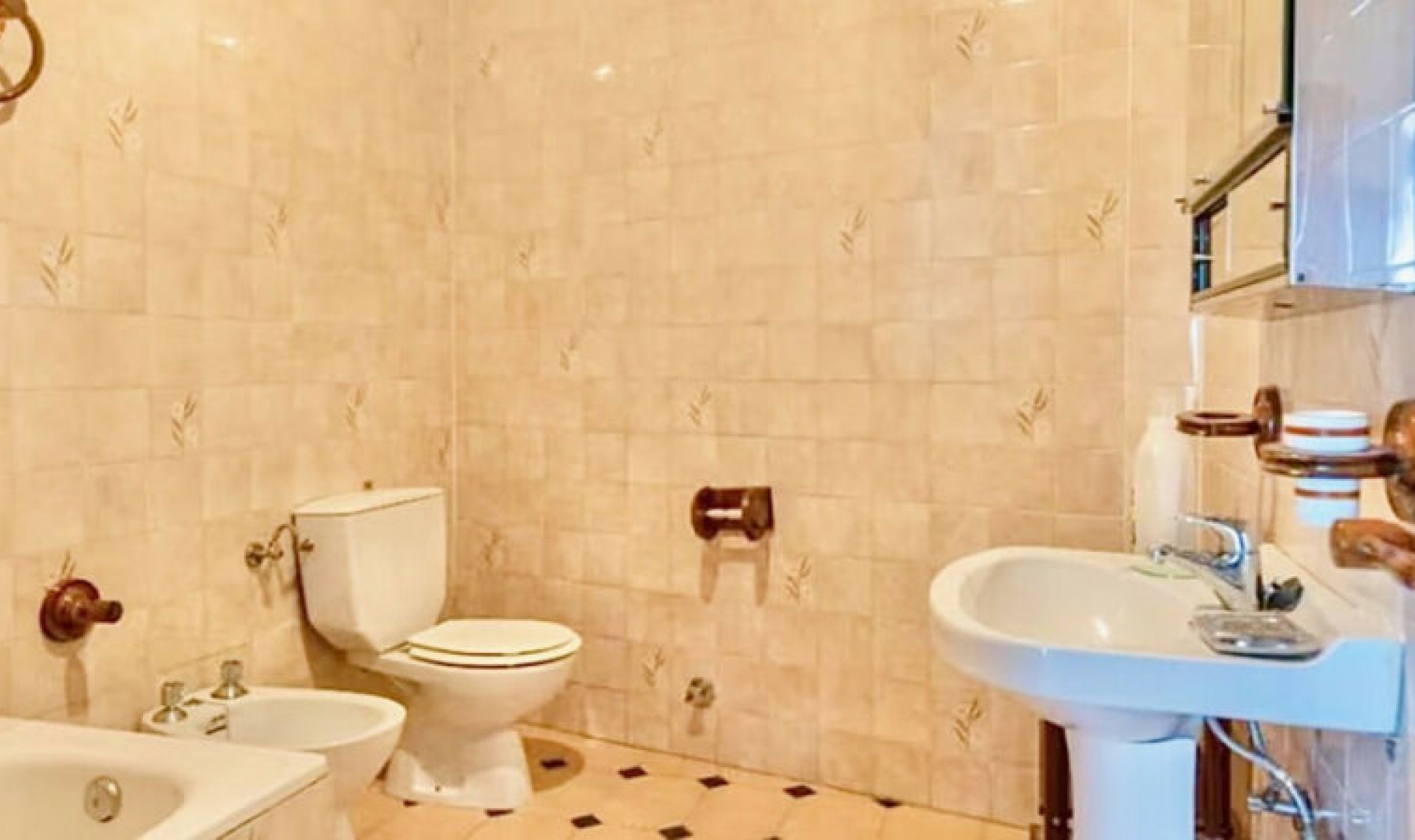 Resale - House -
Benalmadena Pueblo