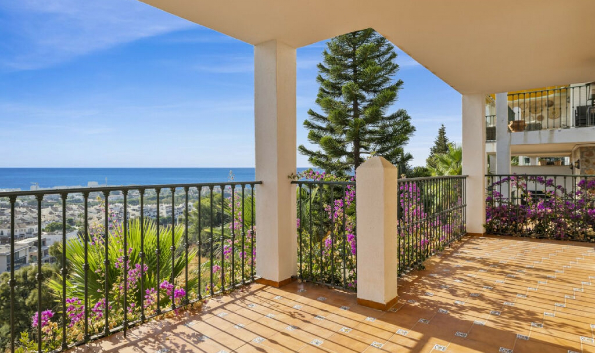 Resale - House -
Benalmadena Pueblo