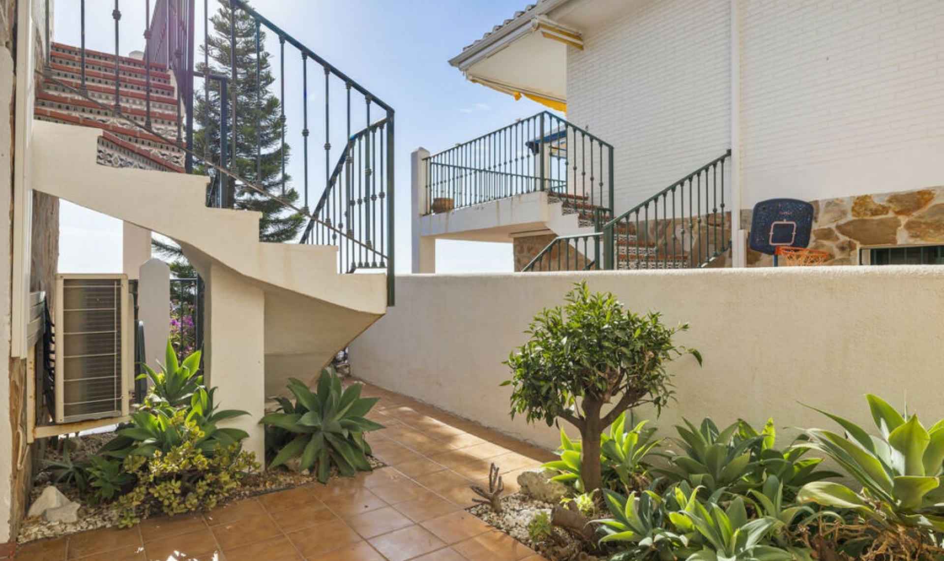Resale - House -
Benalmadena Pueblo