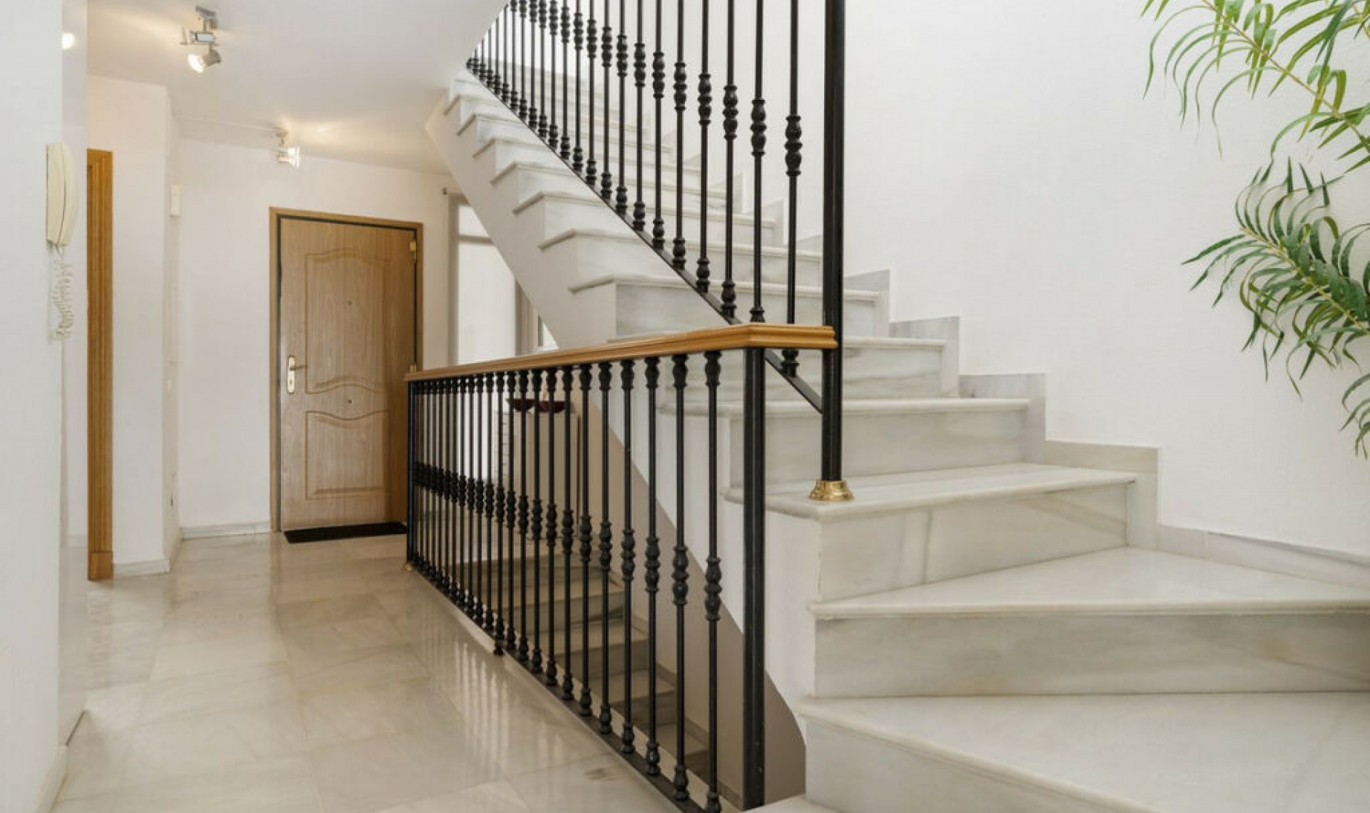 Resale - House -
Benalmadena Pueblo