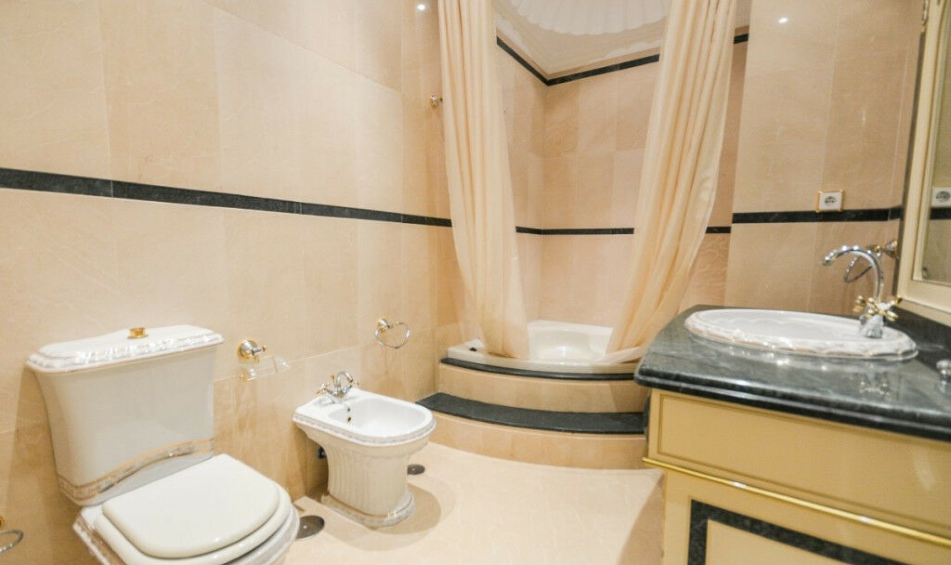 Resale - House -
Benalmadena