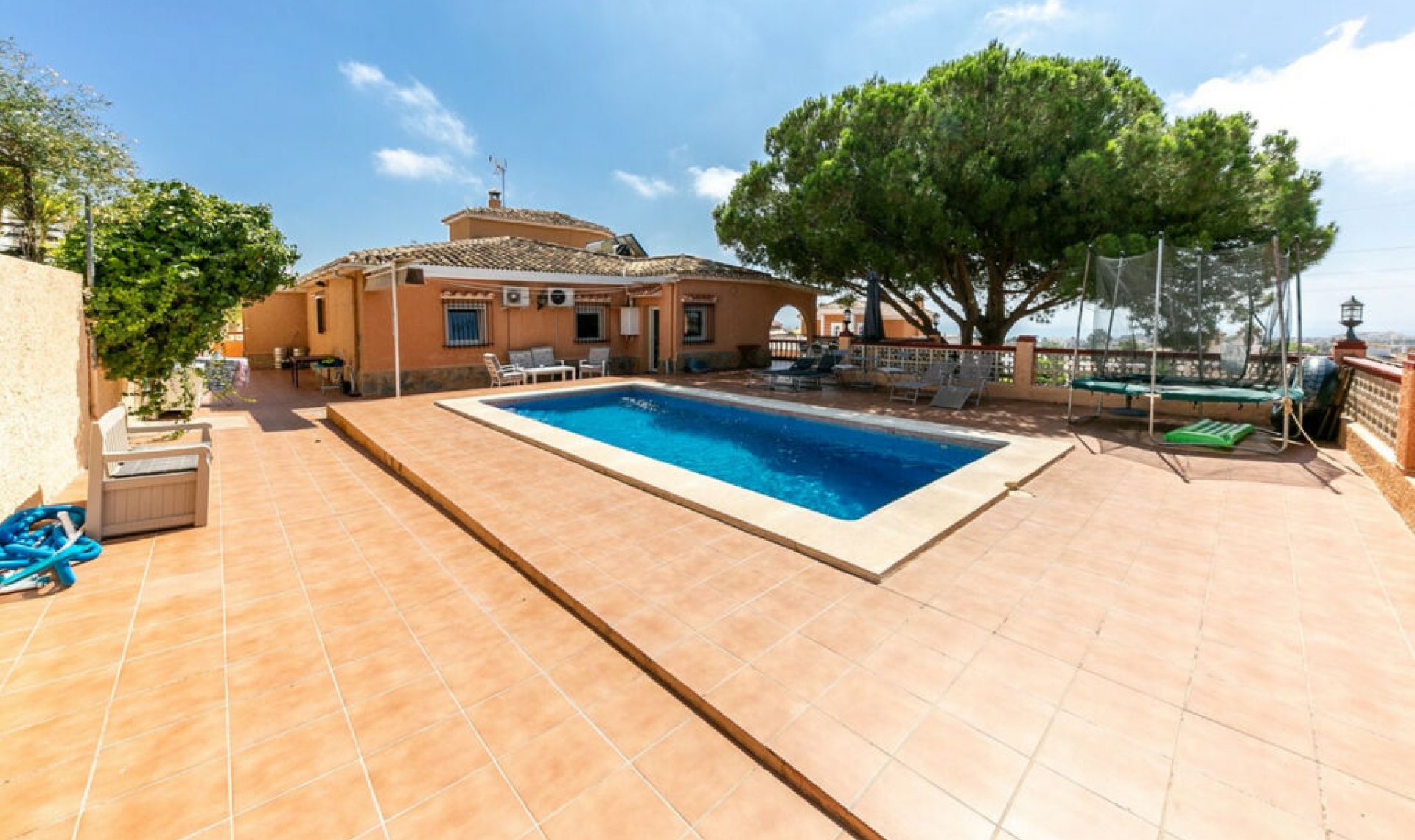 Resale - House -
Benalmadena